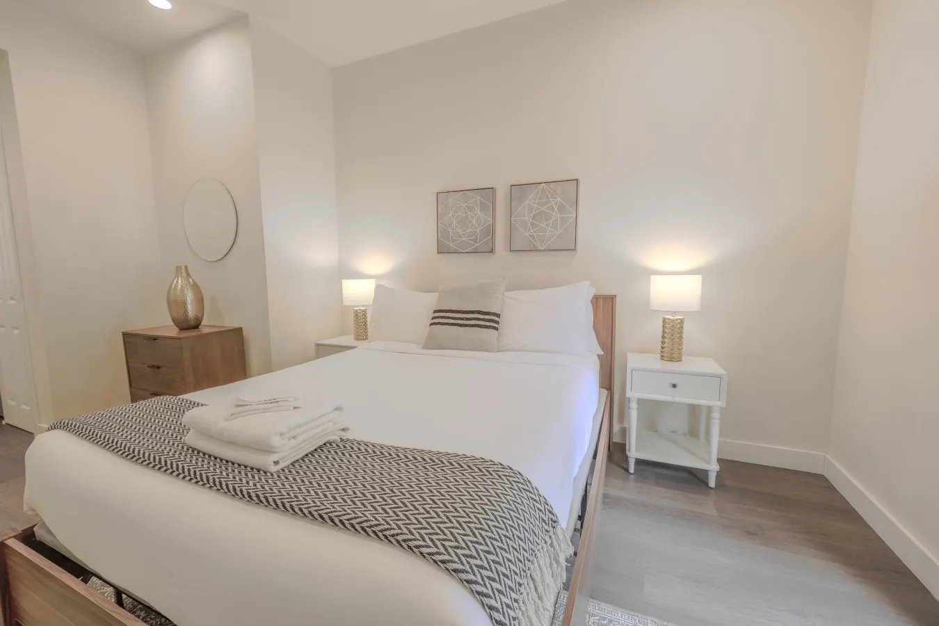 Luxury at a Discount!! 2br/2ba 200mbps Internet 8