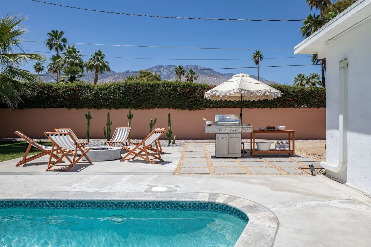 Three Palms: Palm Springs, CA 9
