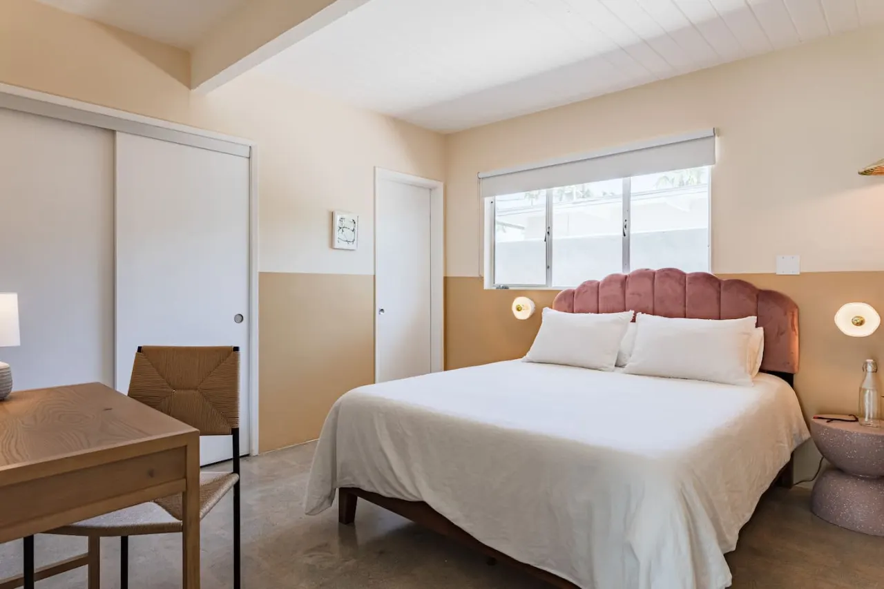 Three Palms: Palm Springs, CA 16