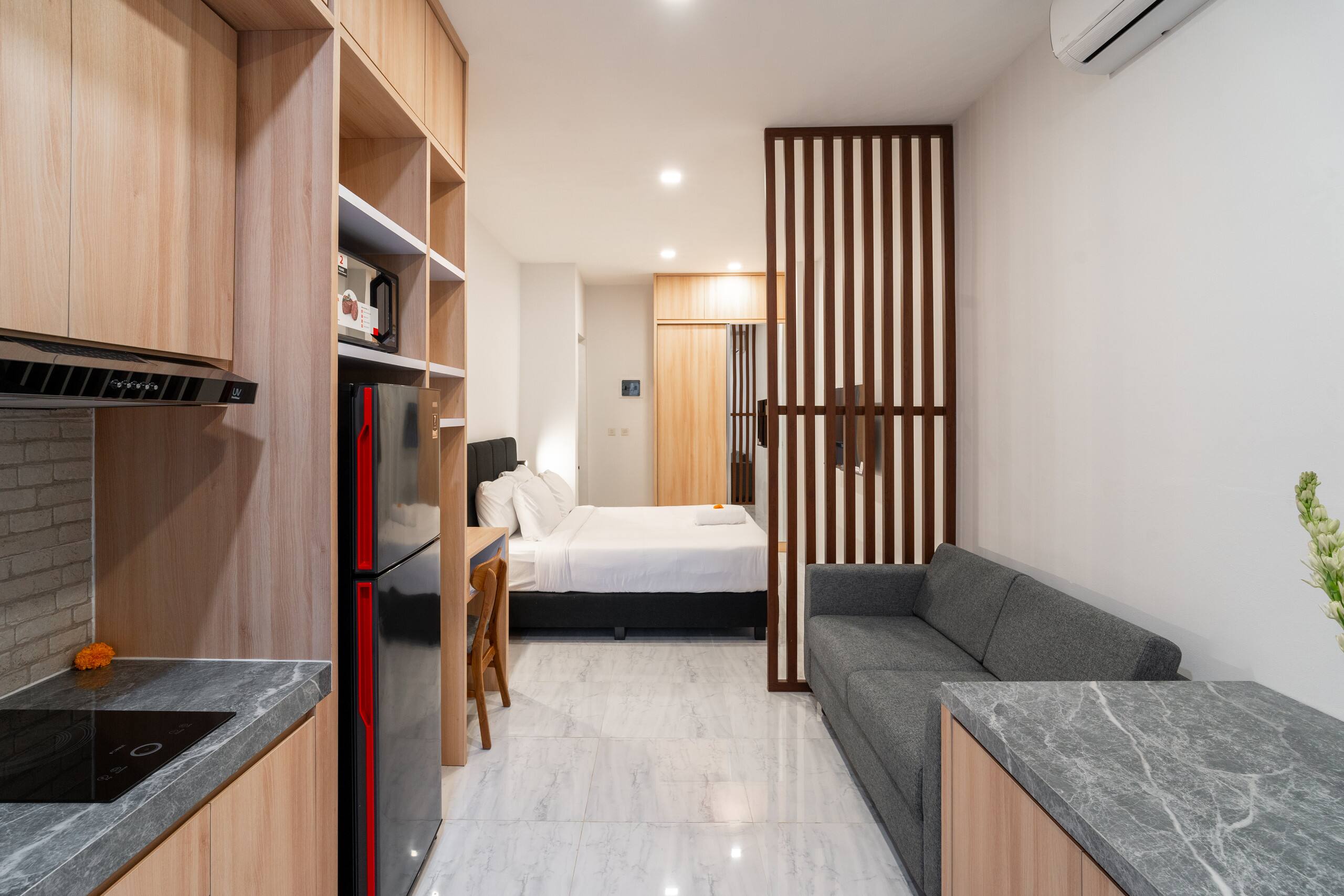 Charming 1-Bedroom Apartment in Central Seminyak — photo 4