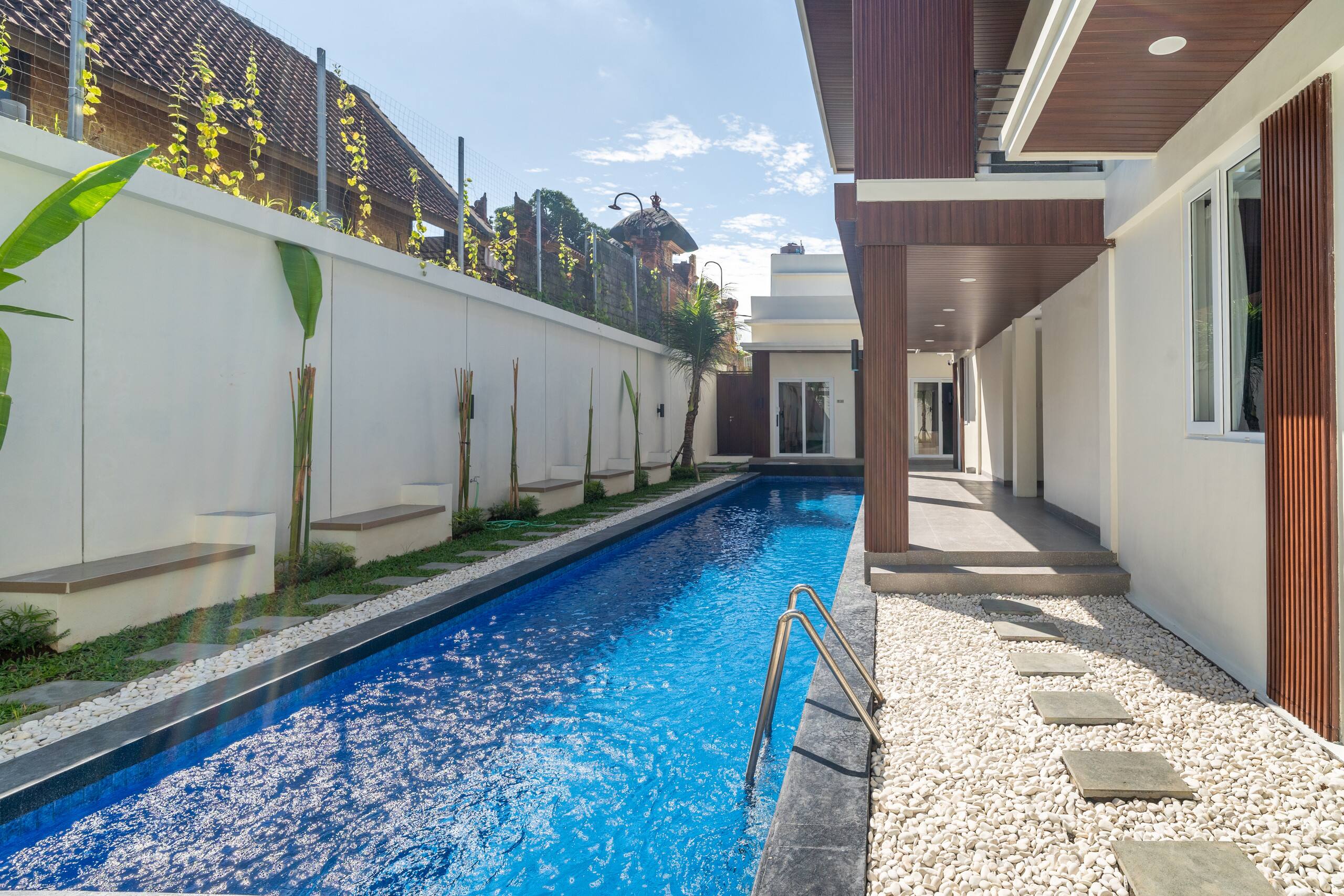 Charming 1-Bedroom Apartment in Central Seminyak — photo 2