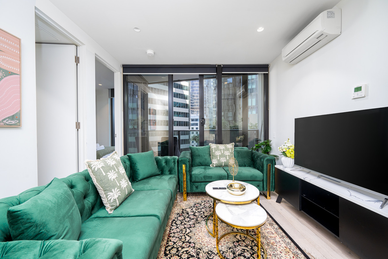 Luxury apartment free car park, pool, gym, Sauna 1