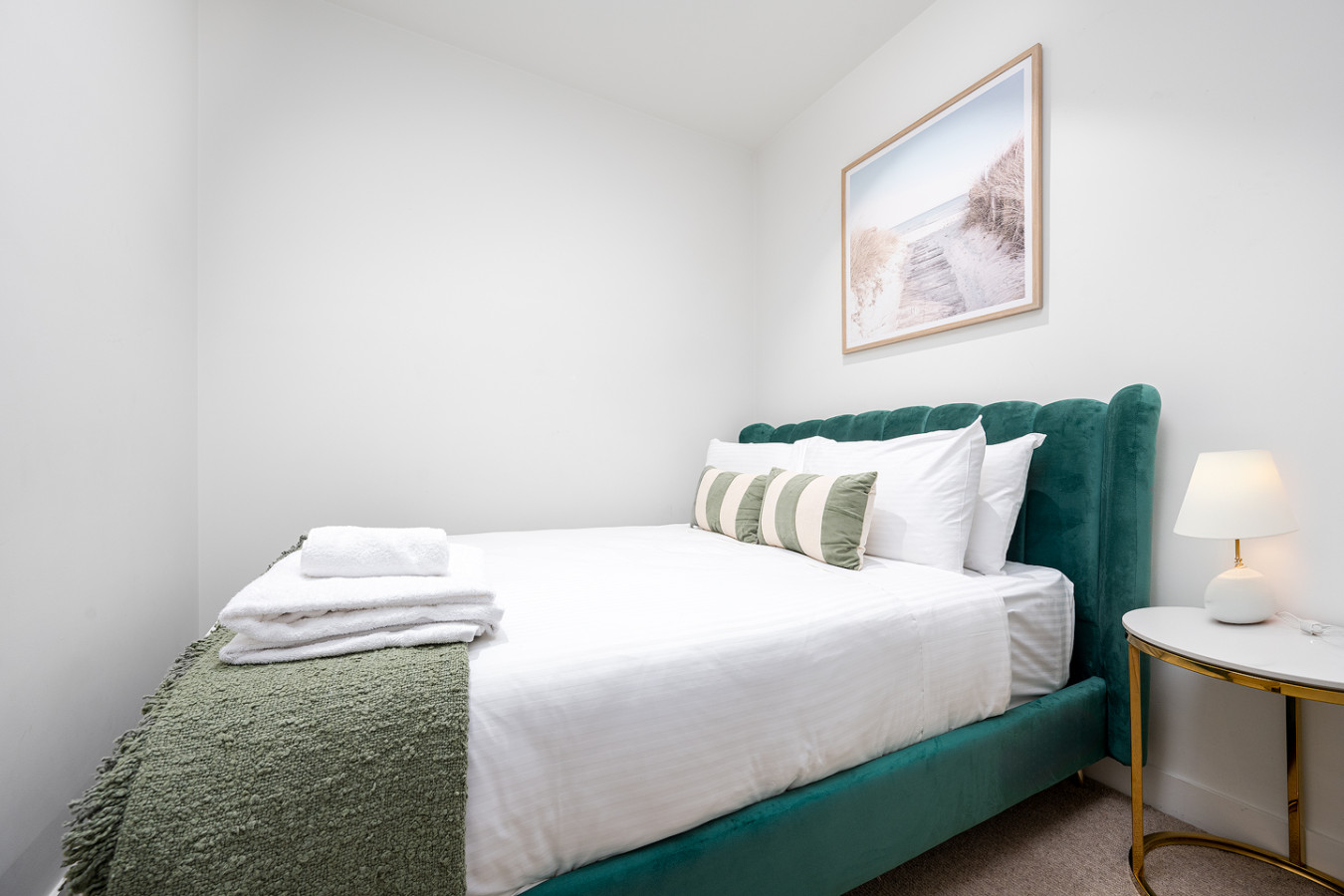 Luxury apartment free car park, pool, gym, Sauna 2