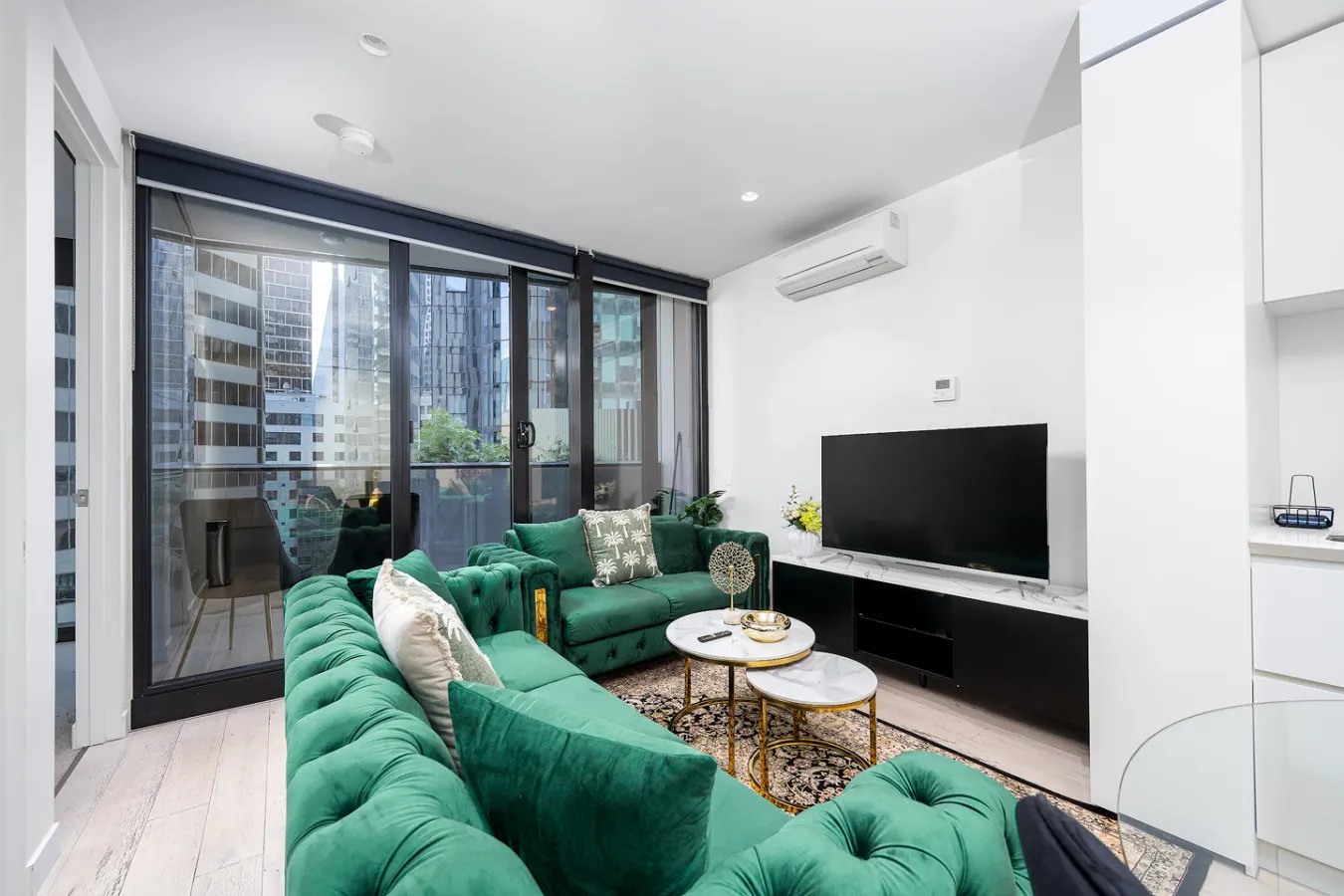 Luxury apartment free car park, pool, gym, Sauna 10