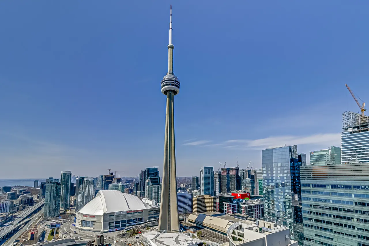 The Peak at Toronto by Instant Suites 1