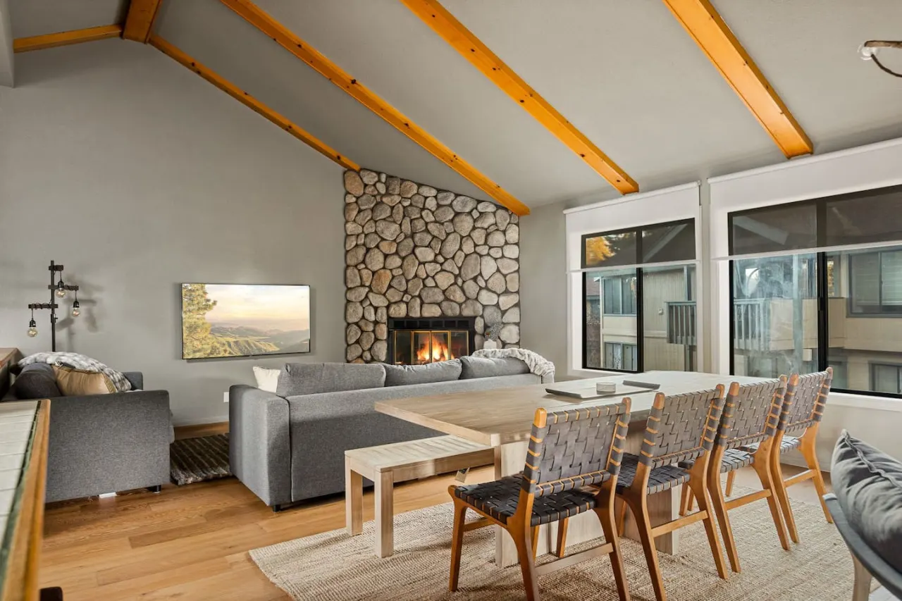 Romero House + Moonridge 2BR Ski Oasis + Prime Location 10