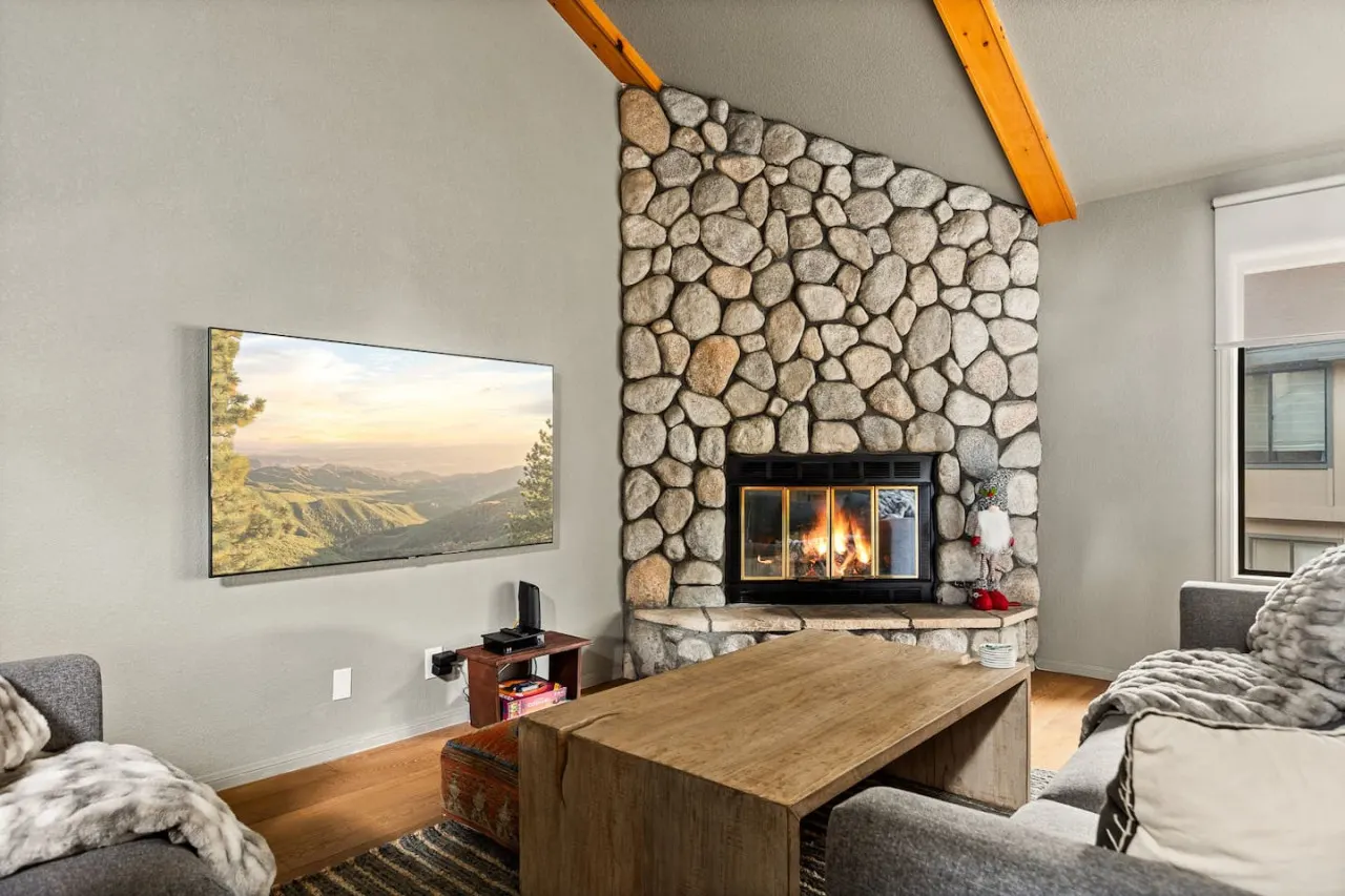 Romero House + Moonridge 2BR Ski Oasis + Prime Location 13