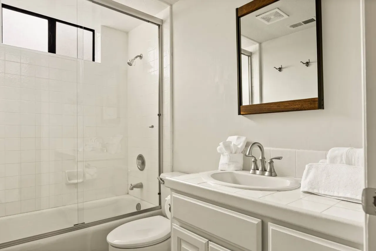 Romero House + Moonridge 2BR Ski Oasis + Prime Location 18