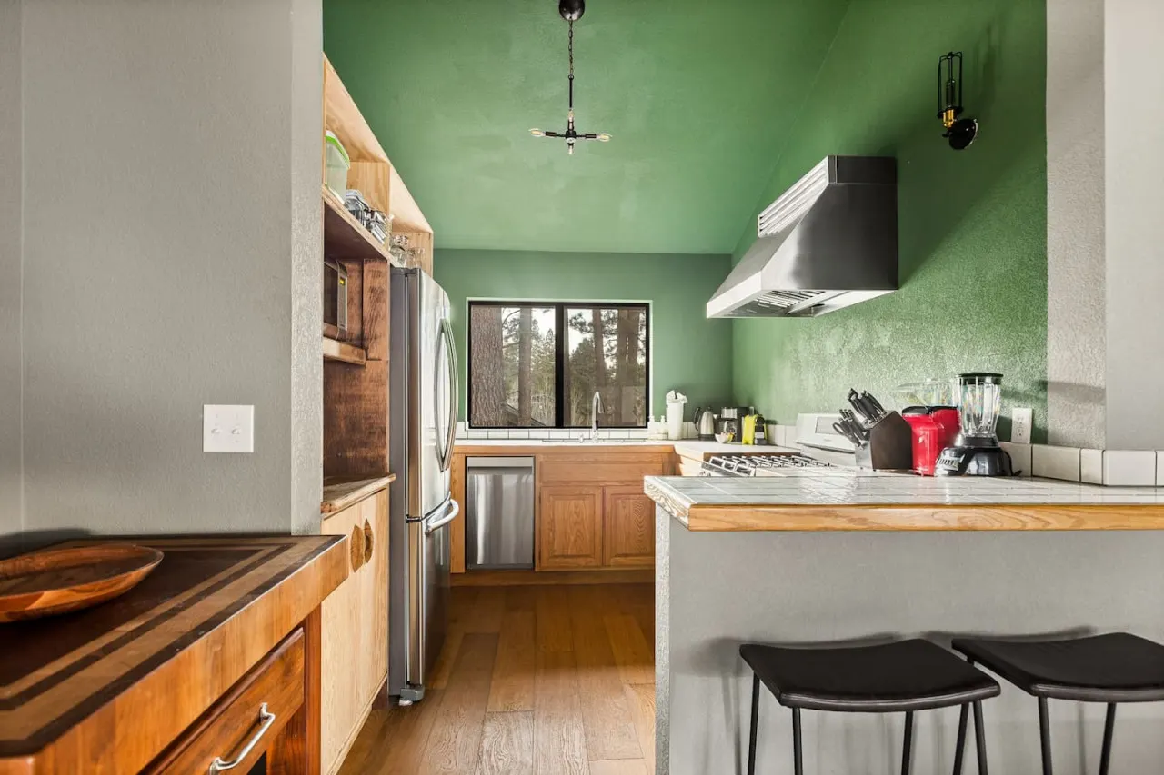 Romero House + Moonridge 2BR Ski Oasis + Prime Location 6