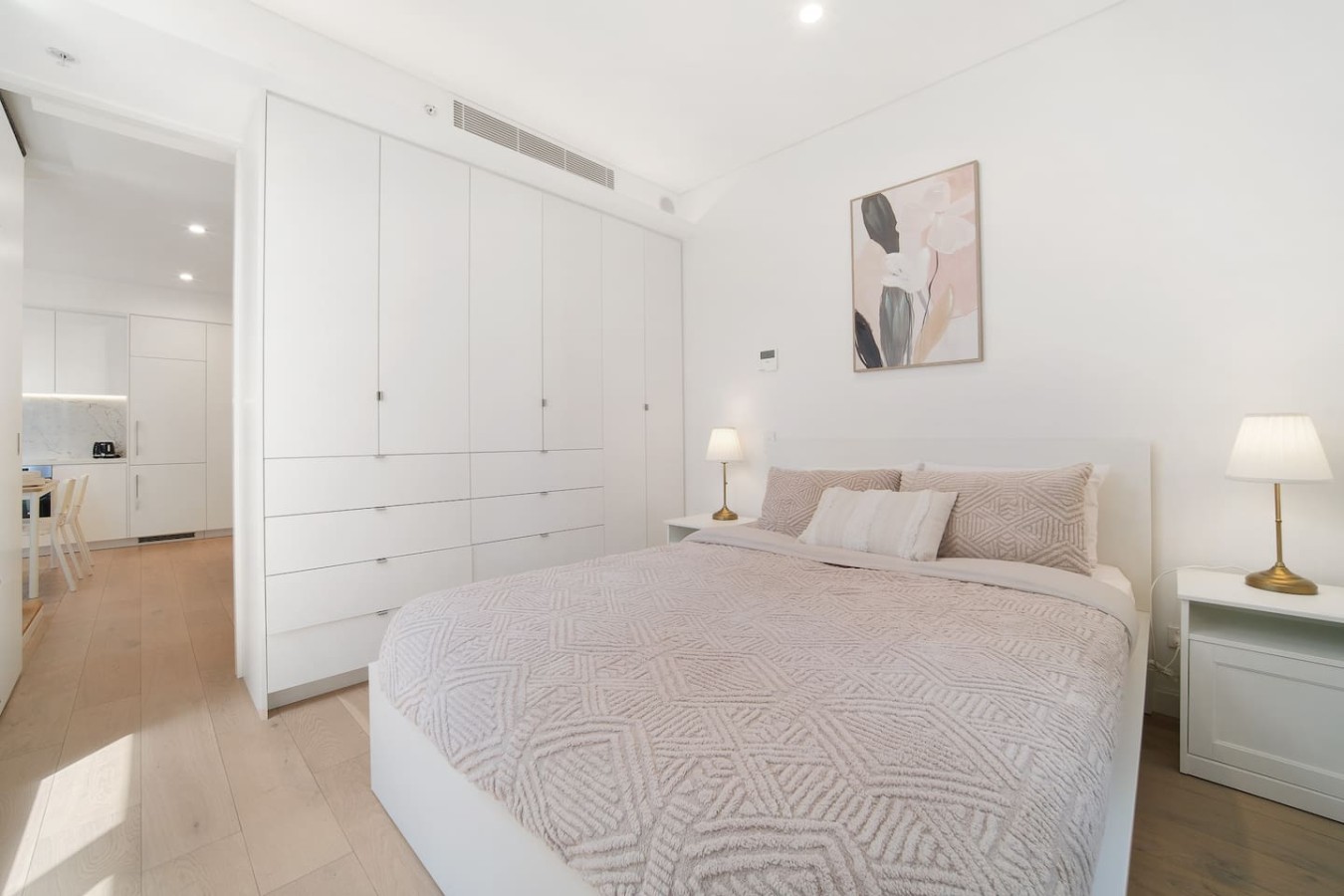 Harbour Lifestyle • Modern 1BR in Prime Spot — photo 2
