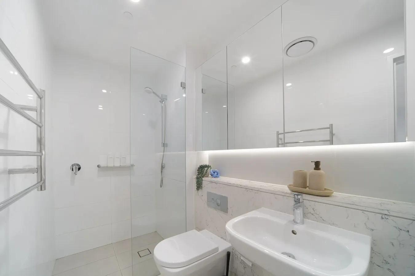 Harbour Lifestyle Modern 1BR in Prime Spot 18