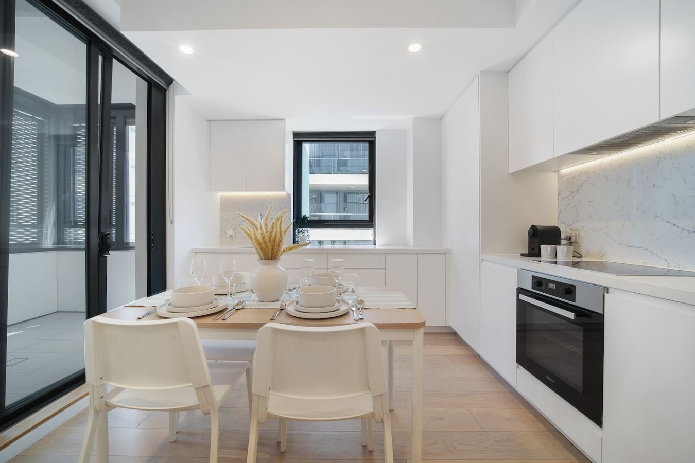 Harbour Lifestyle • Modern 1BR in Prime Spot — photo 3