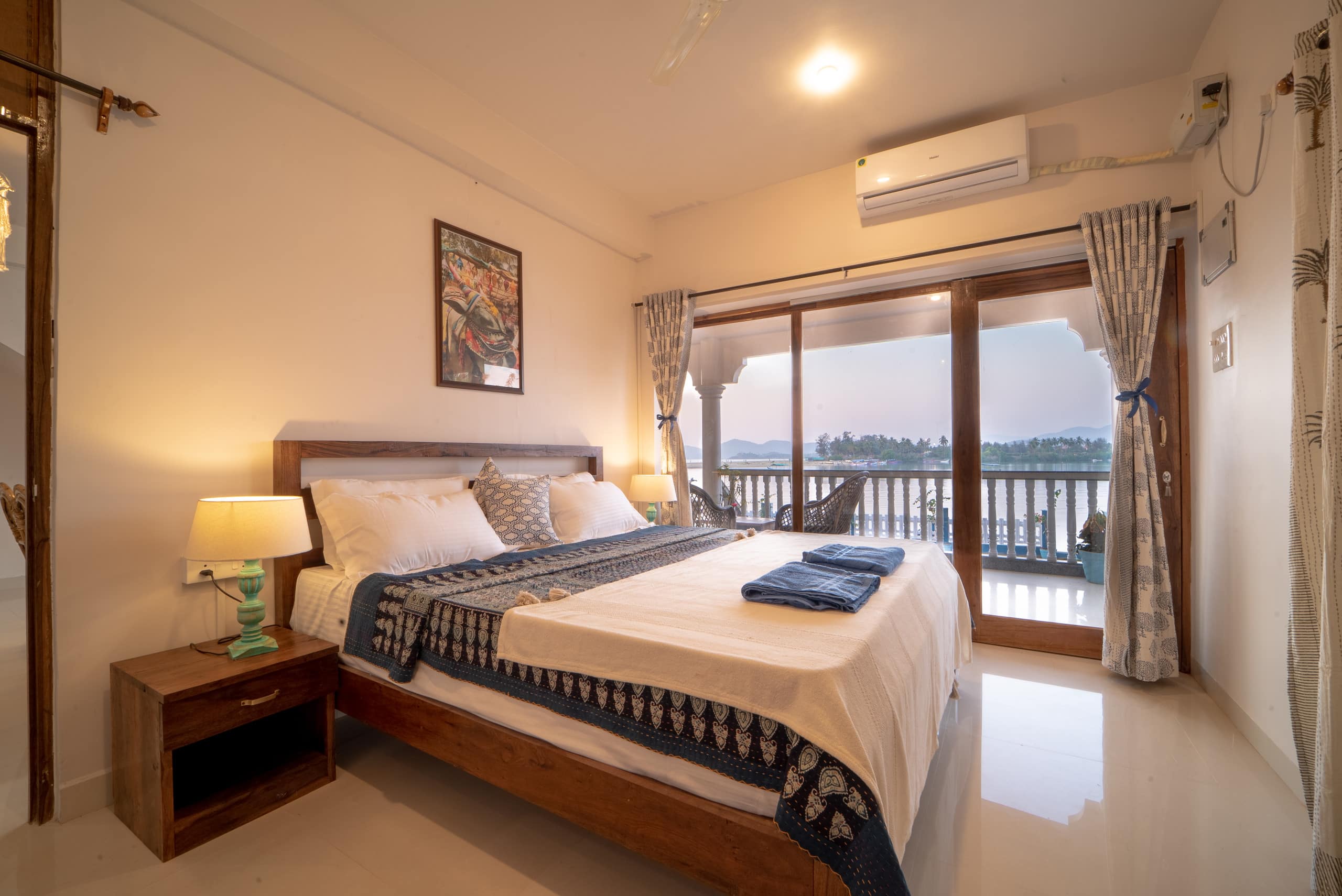 Neena Riverhouse, Talpona 6