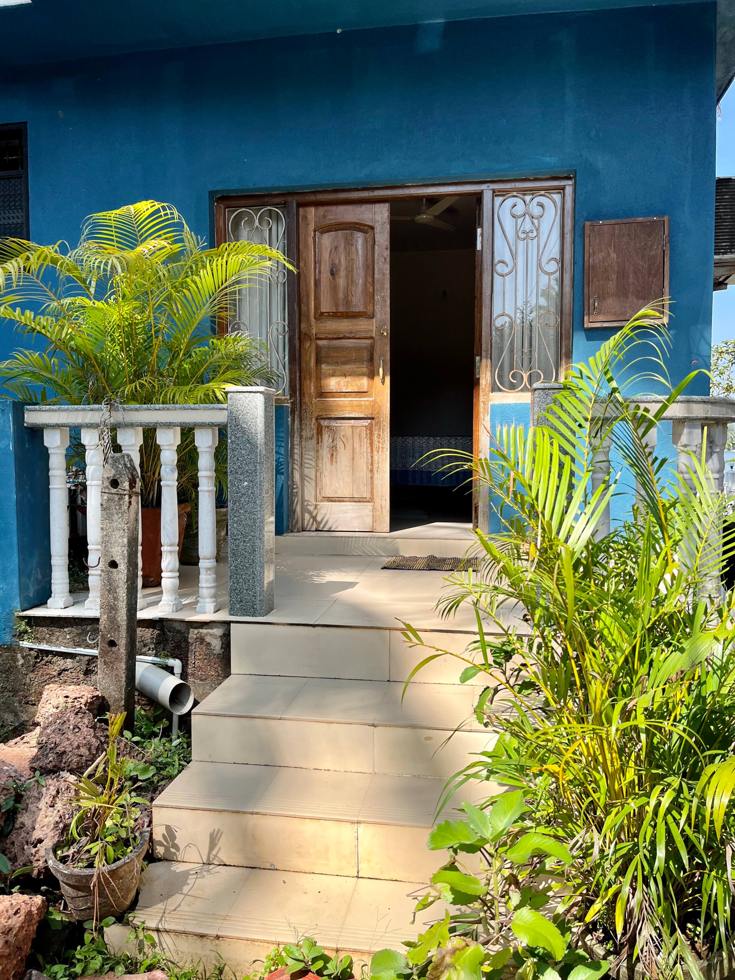 Neena Riverhouse, Talpona 35