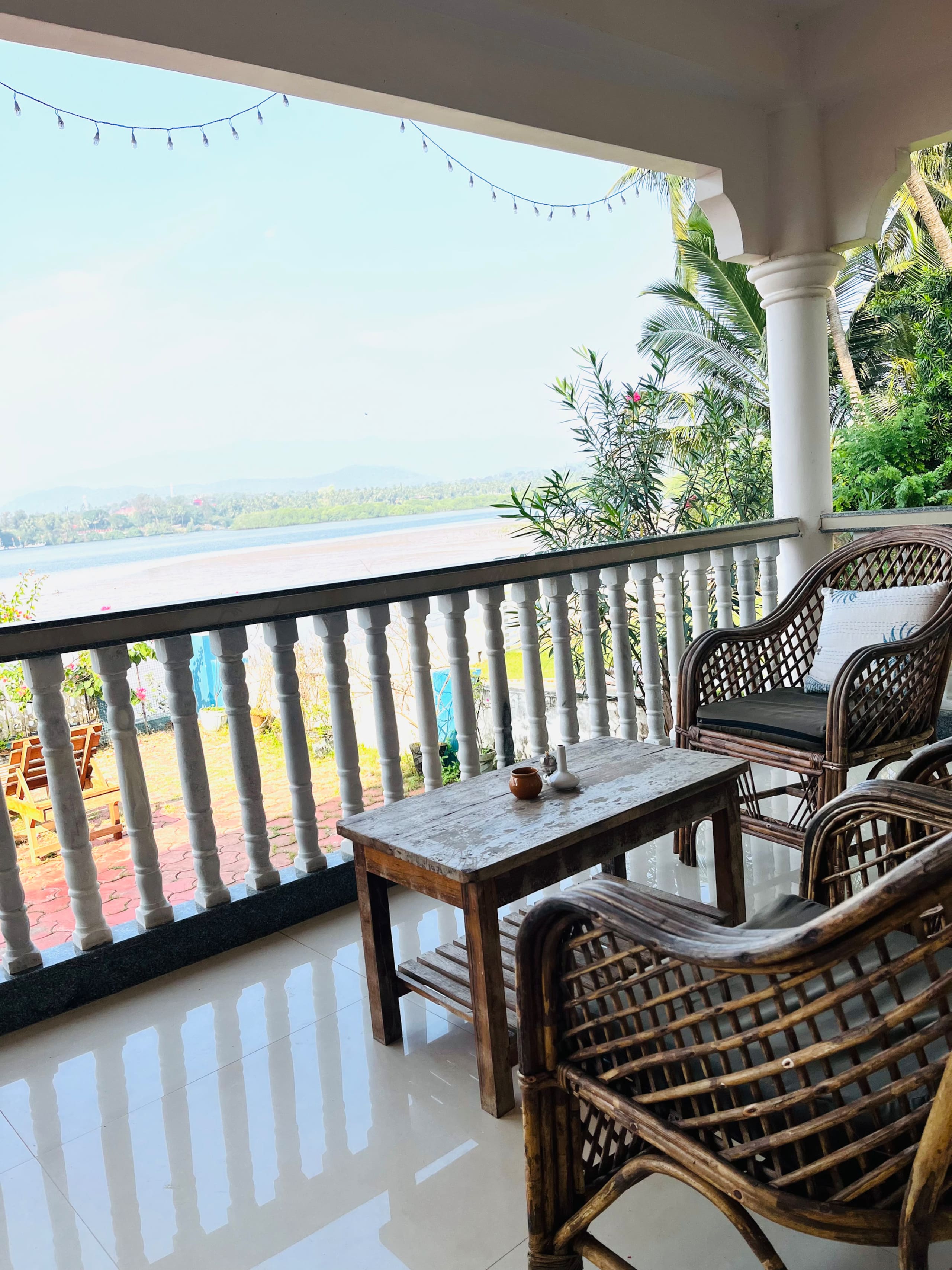 Neena Riverhouse, Talpona 33