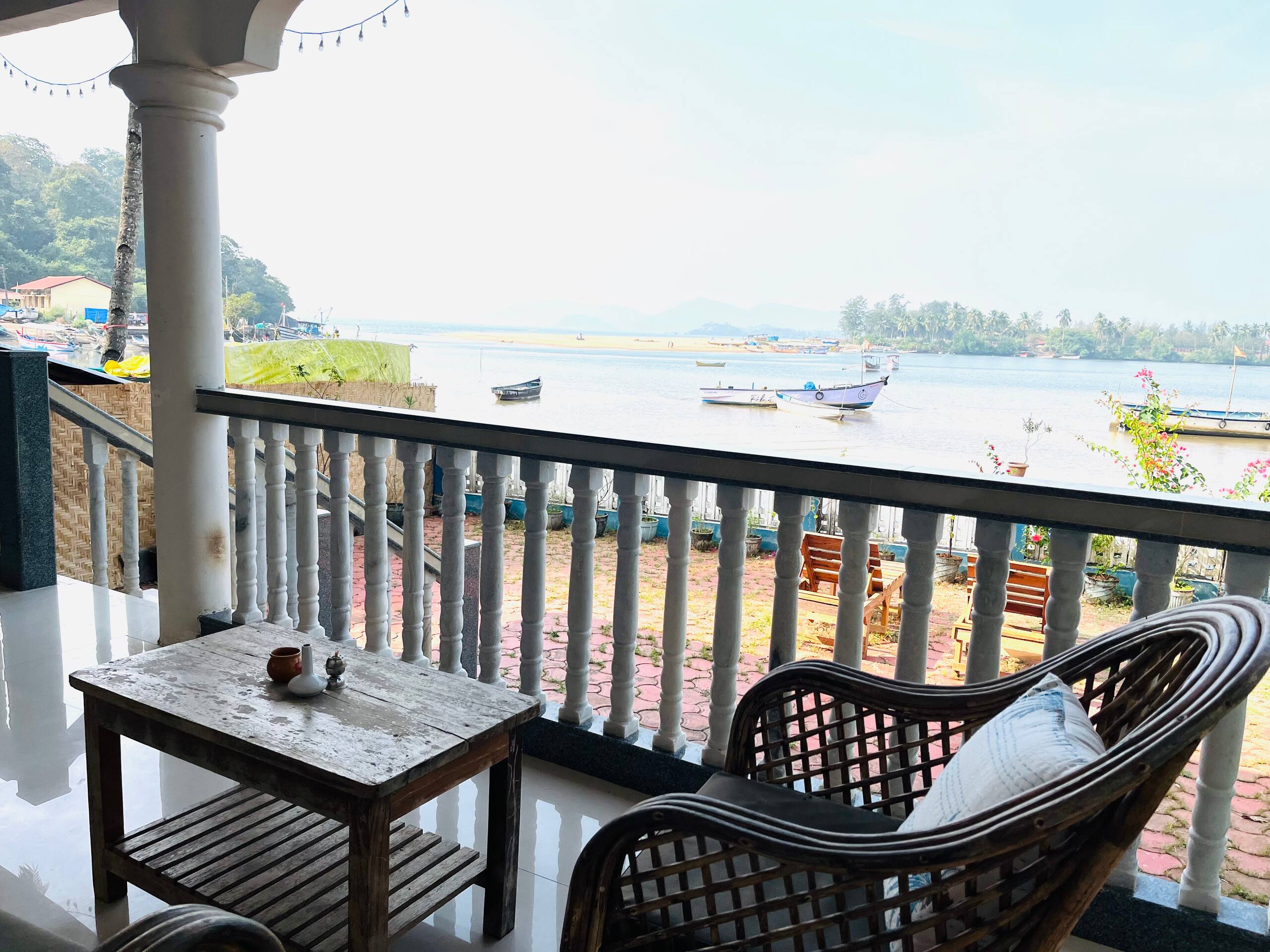 Neena Riverhouse, Talpona 32