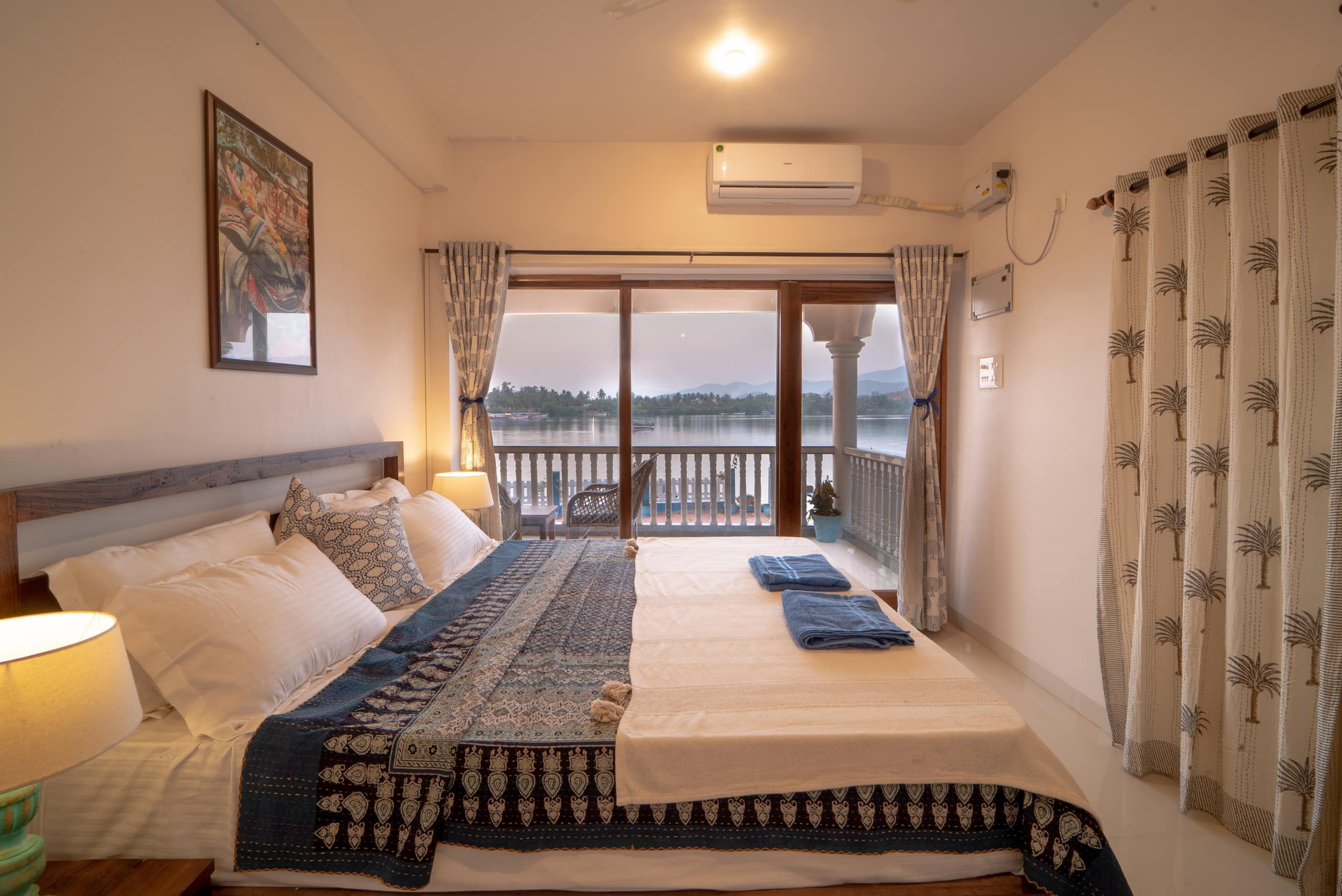 Neena Riverhouse, Talpona 8