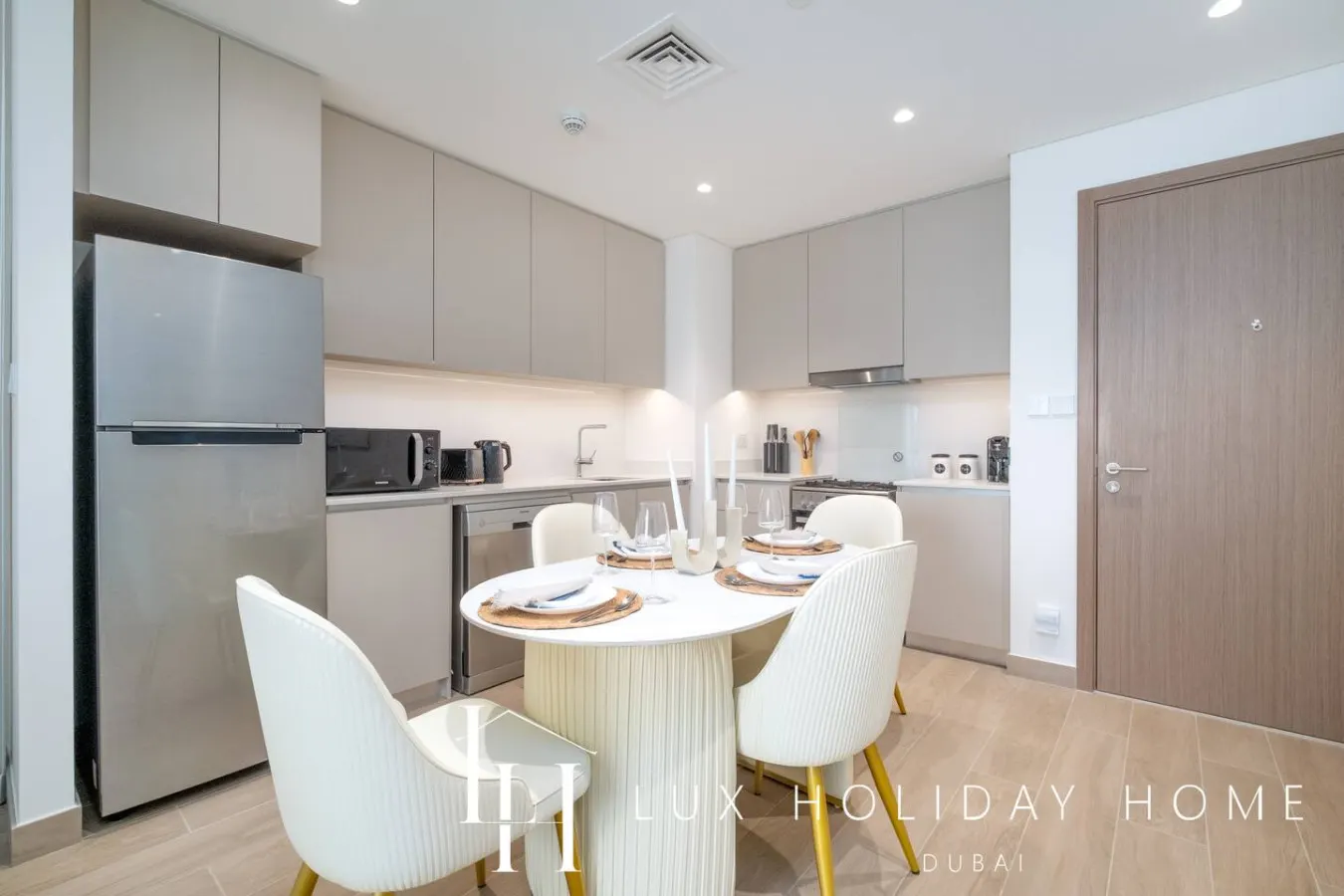 LUX The Dubai Creek Beach Suite 2 9