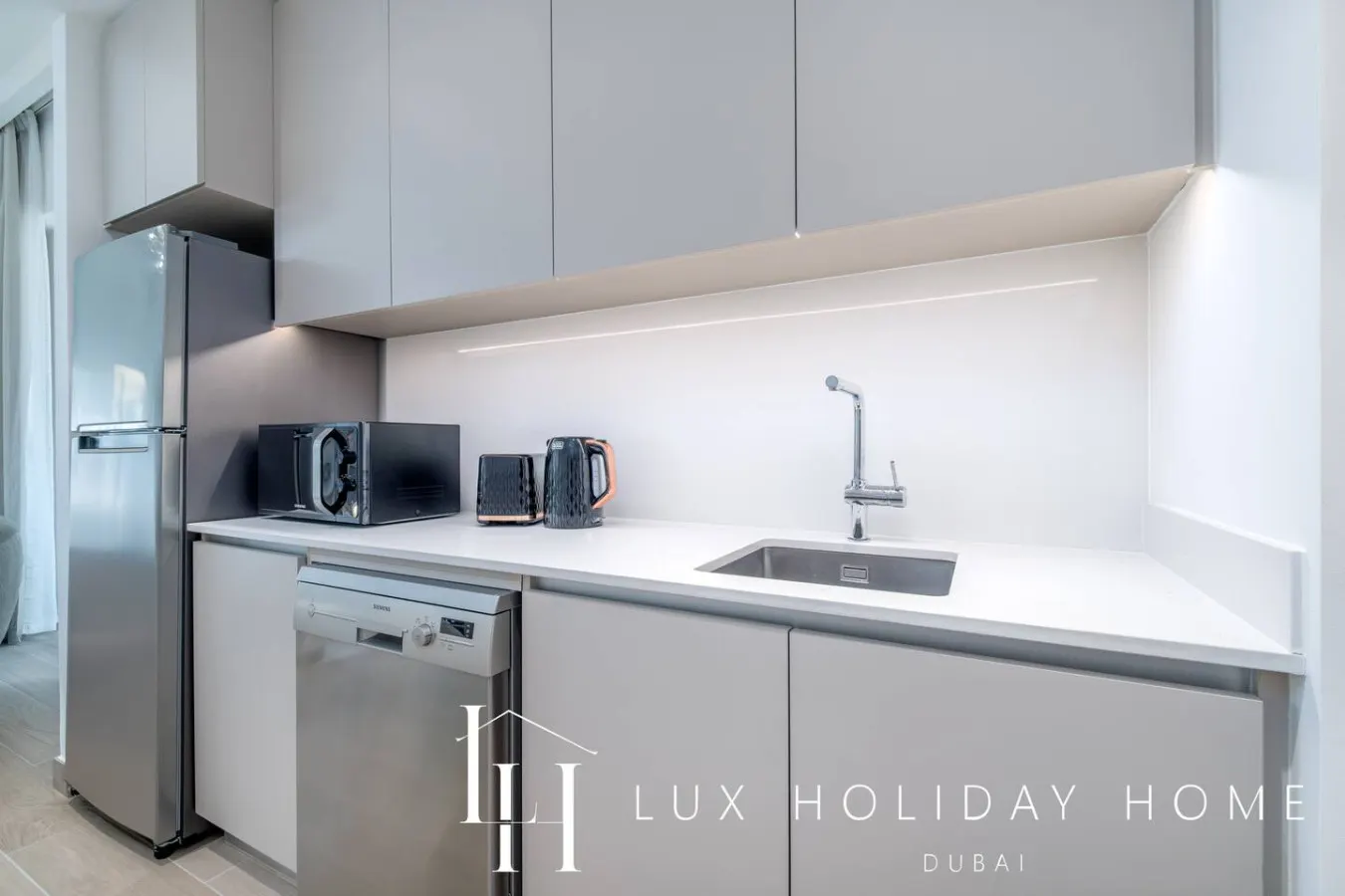 LUX The Dubai Creek Beach Suite 2 10