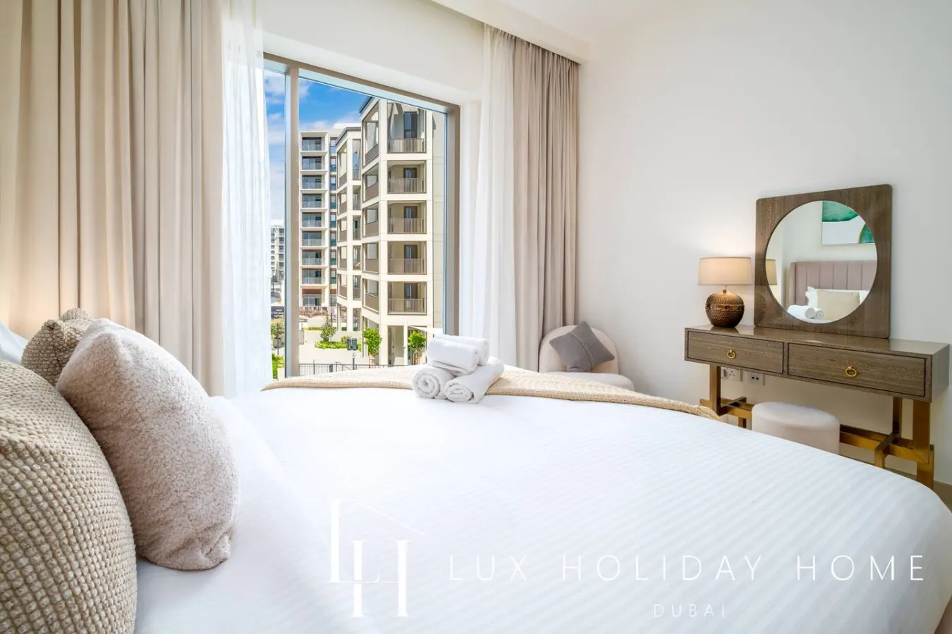 LUX The Dubai Creek Beach Suite 2 15