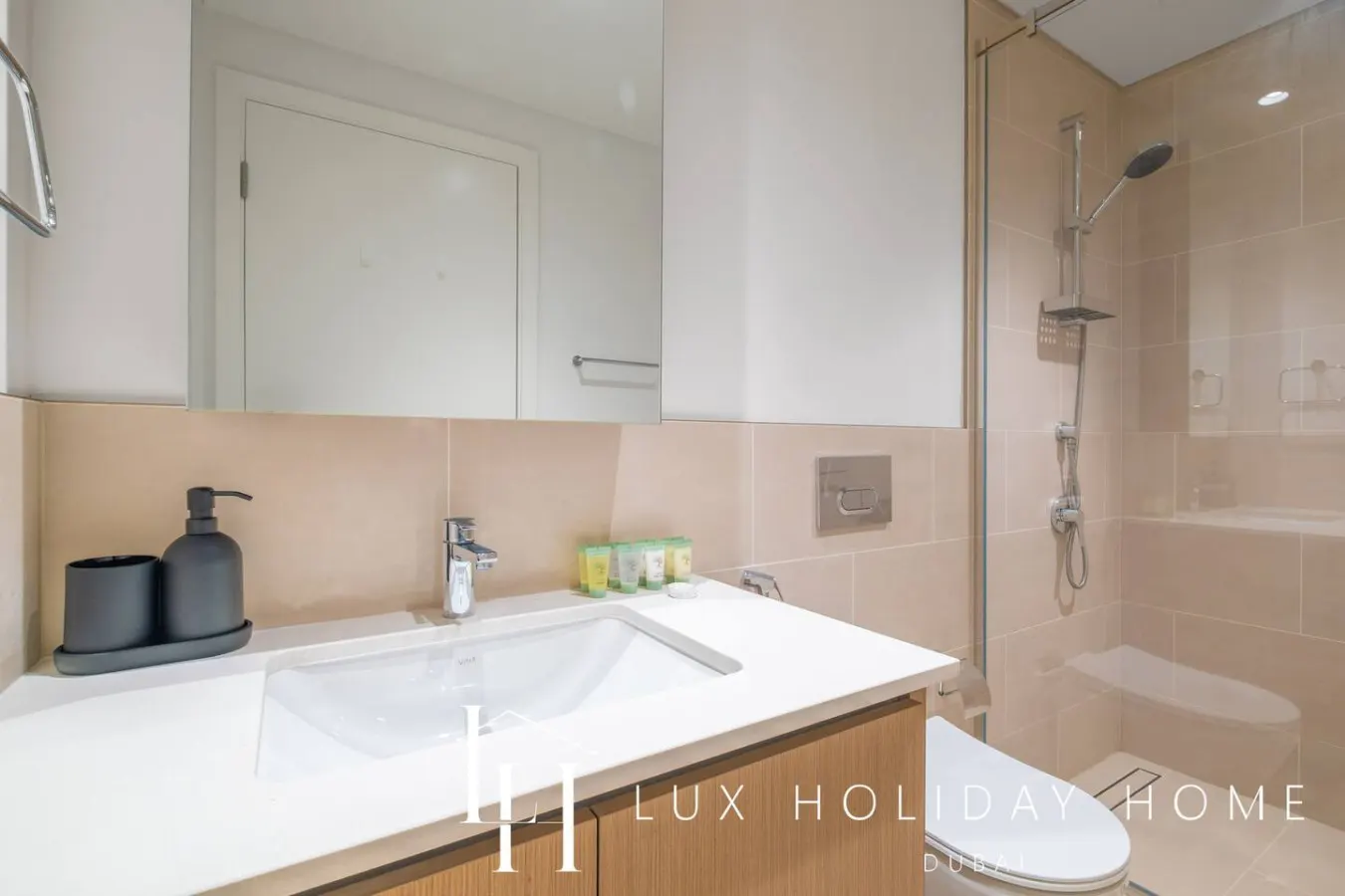 LUX The Dubai Creek Beach Suite 2 17
