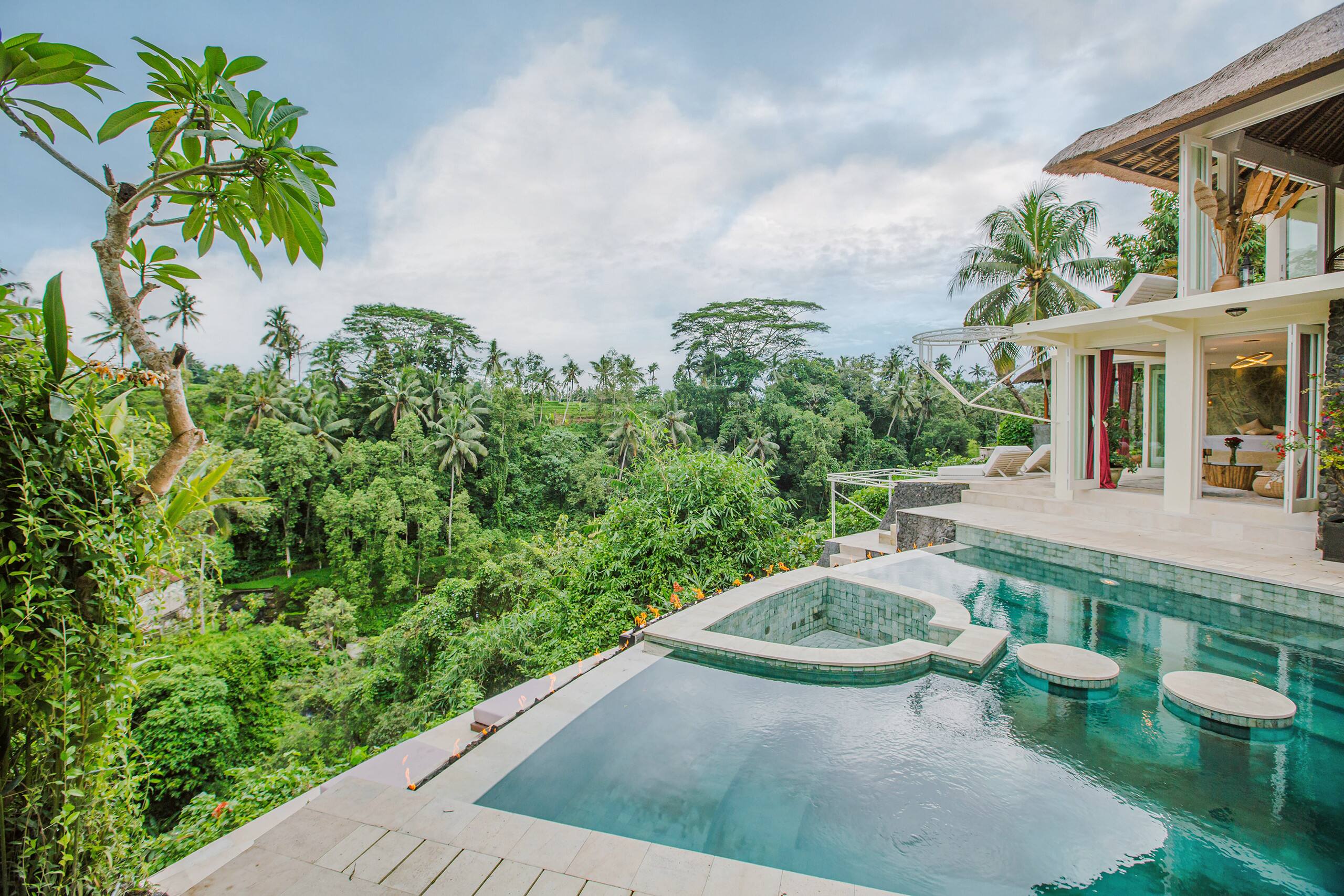 Ultra Lux Viral Jungle Views @ VillaCellaBella 14