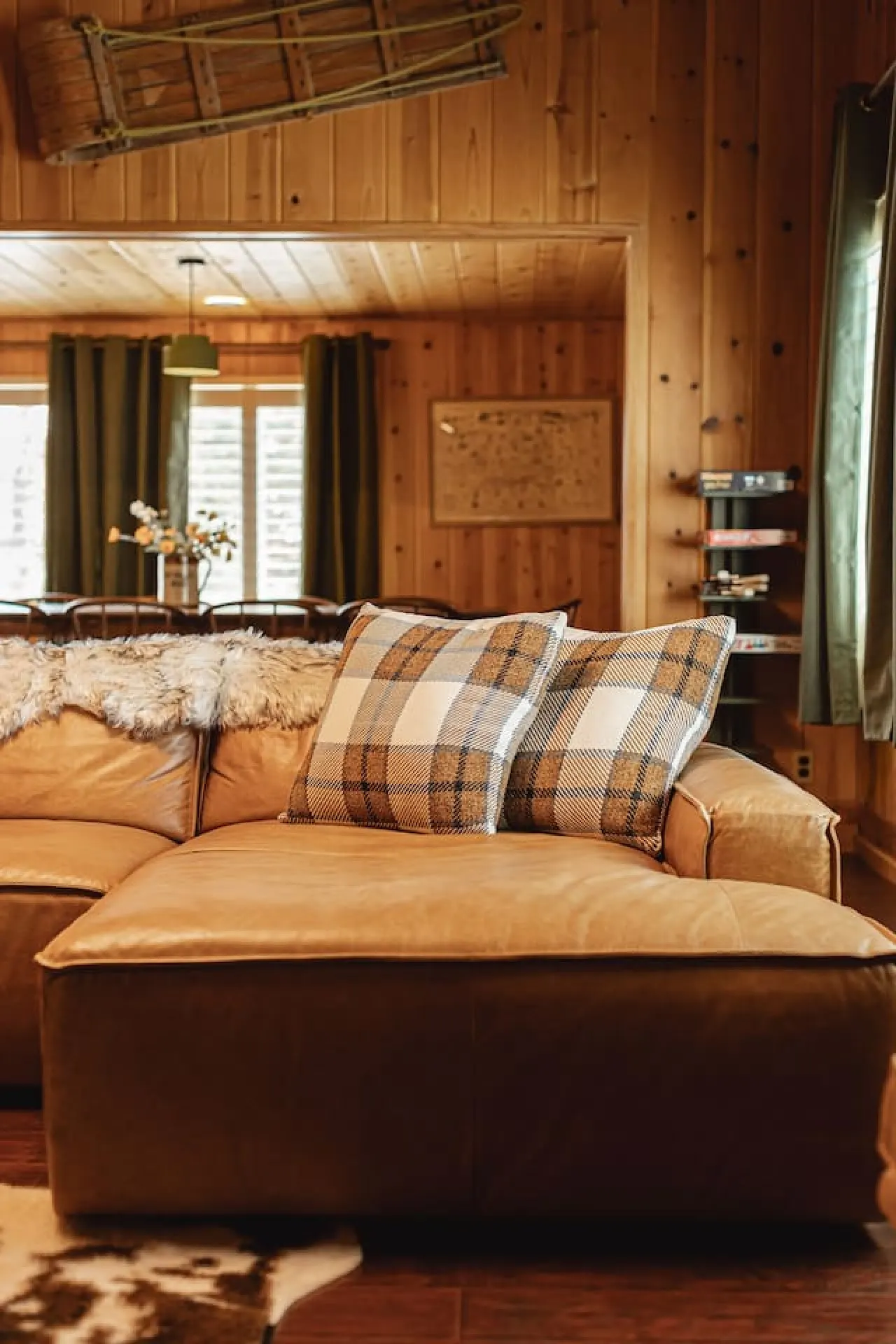 Lakeside Lodge - Deck Views, Golf, Basketball, Spa 16