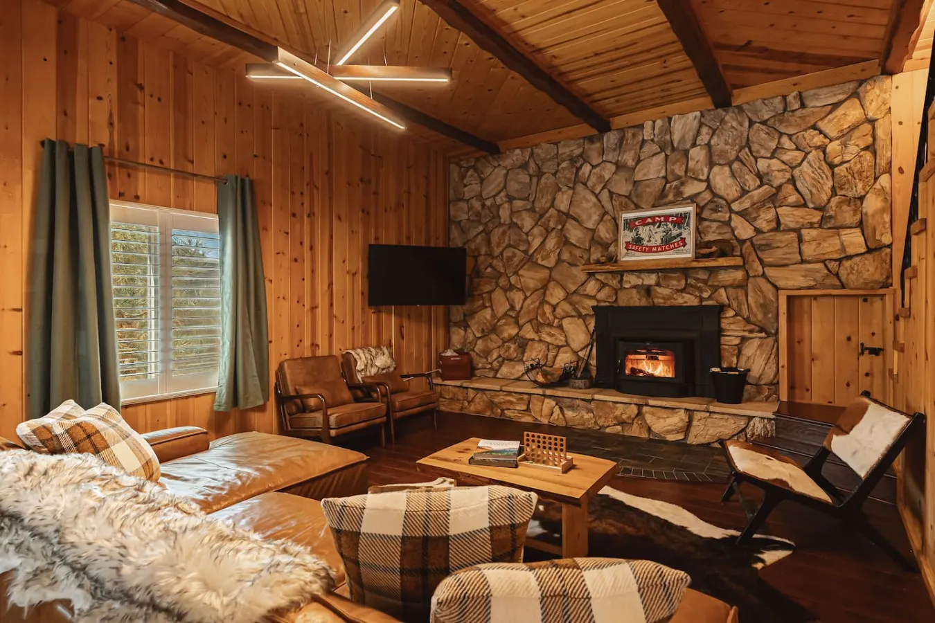 Lakeside Lodge - Deck Views, Golf, Basketball, Spa 18
