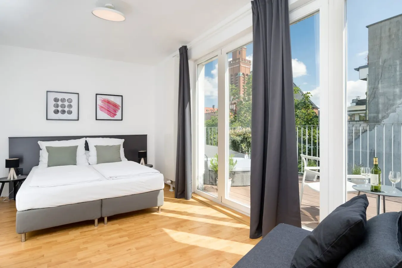 Bright Penthouse with Roof Terrace — photo 2