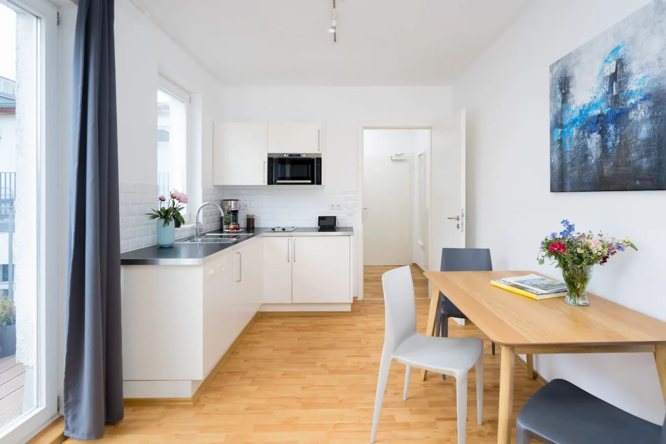 Bright Penthouse with Roof Terrace 10