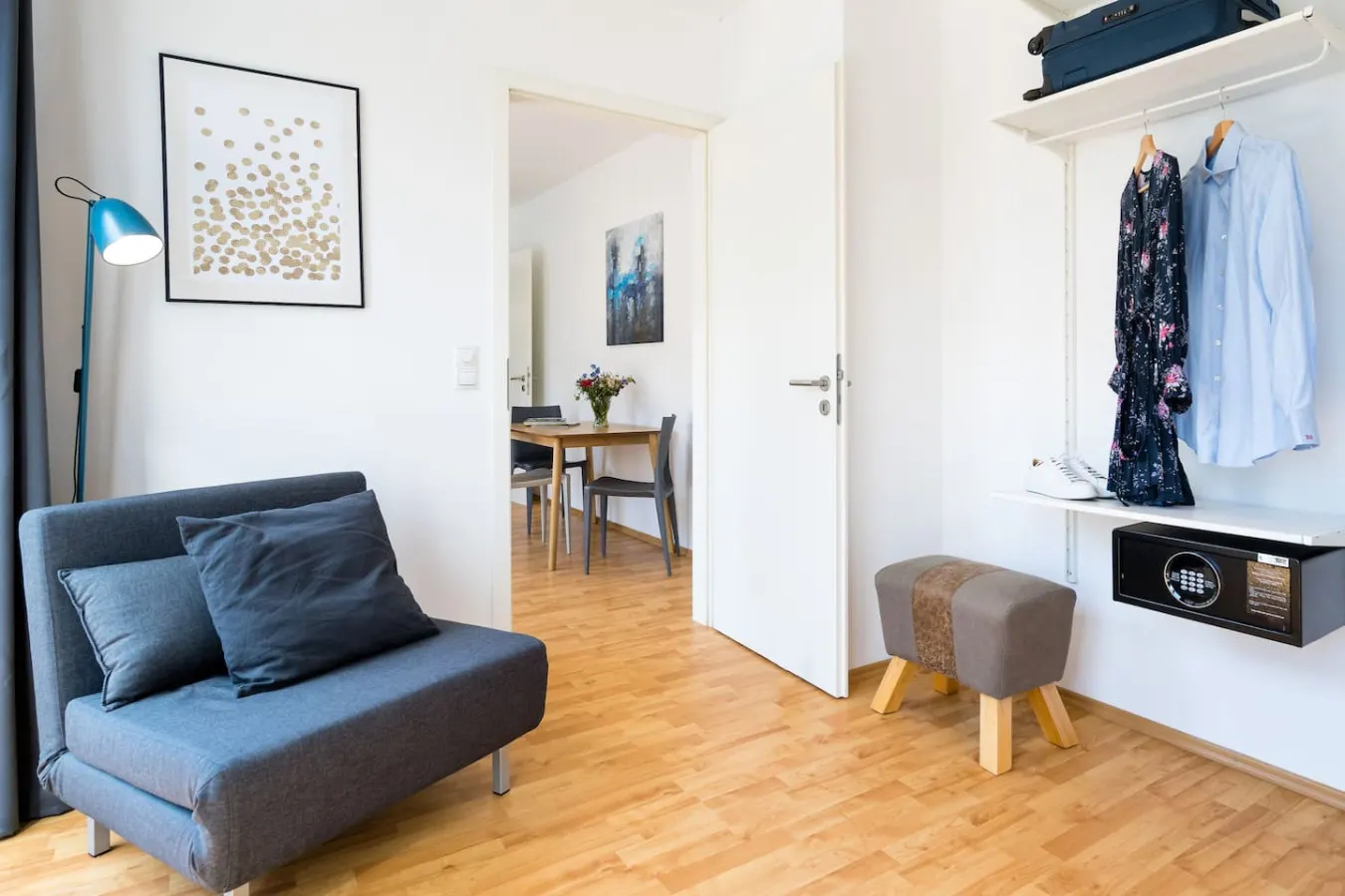 Bright Penthouse with Roof Terrace 8