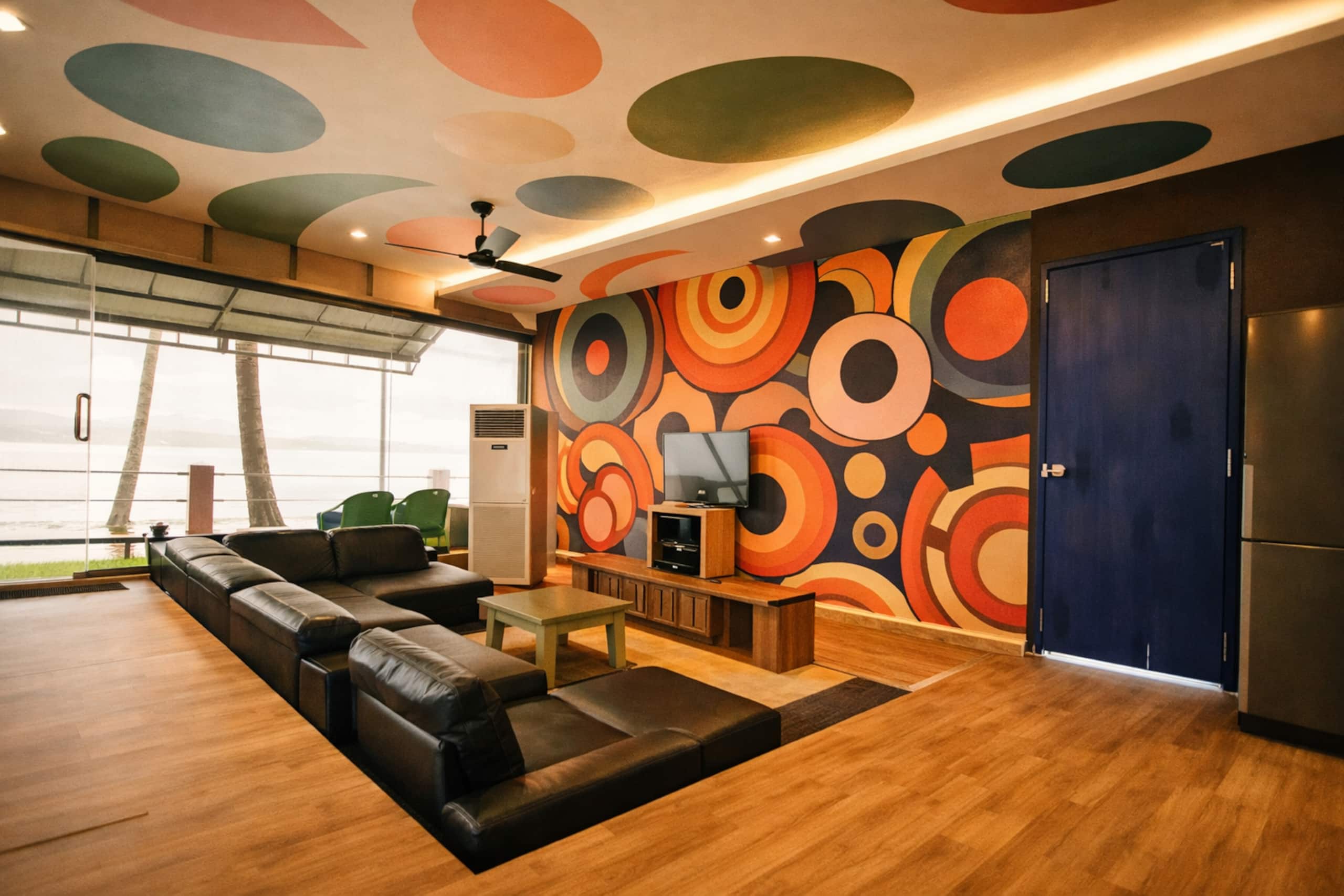 Som River Retreat N Poolside Paradise by the River 9