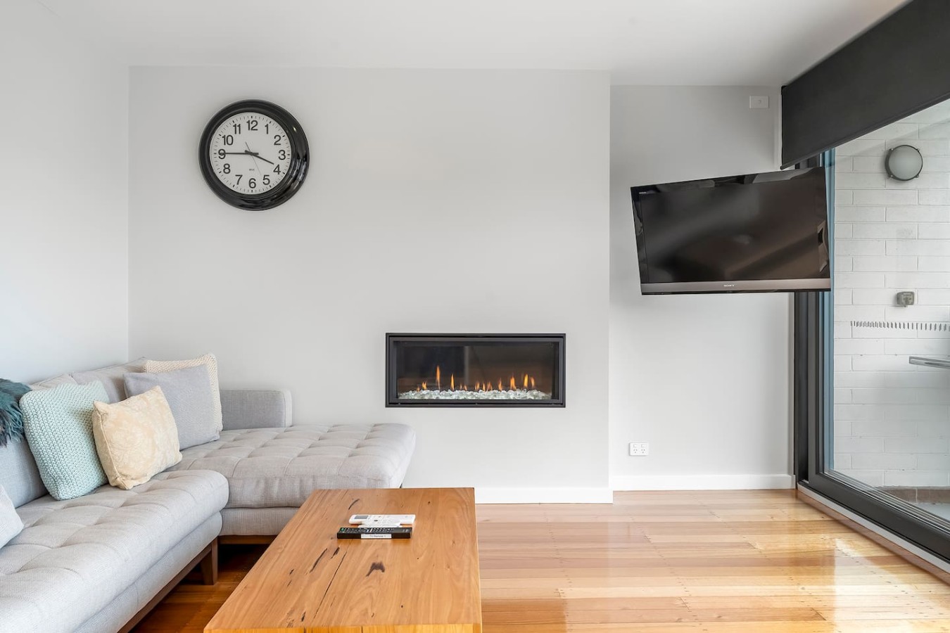 Meticulously Upgraded Home with Valley Views — photo 3