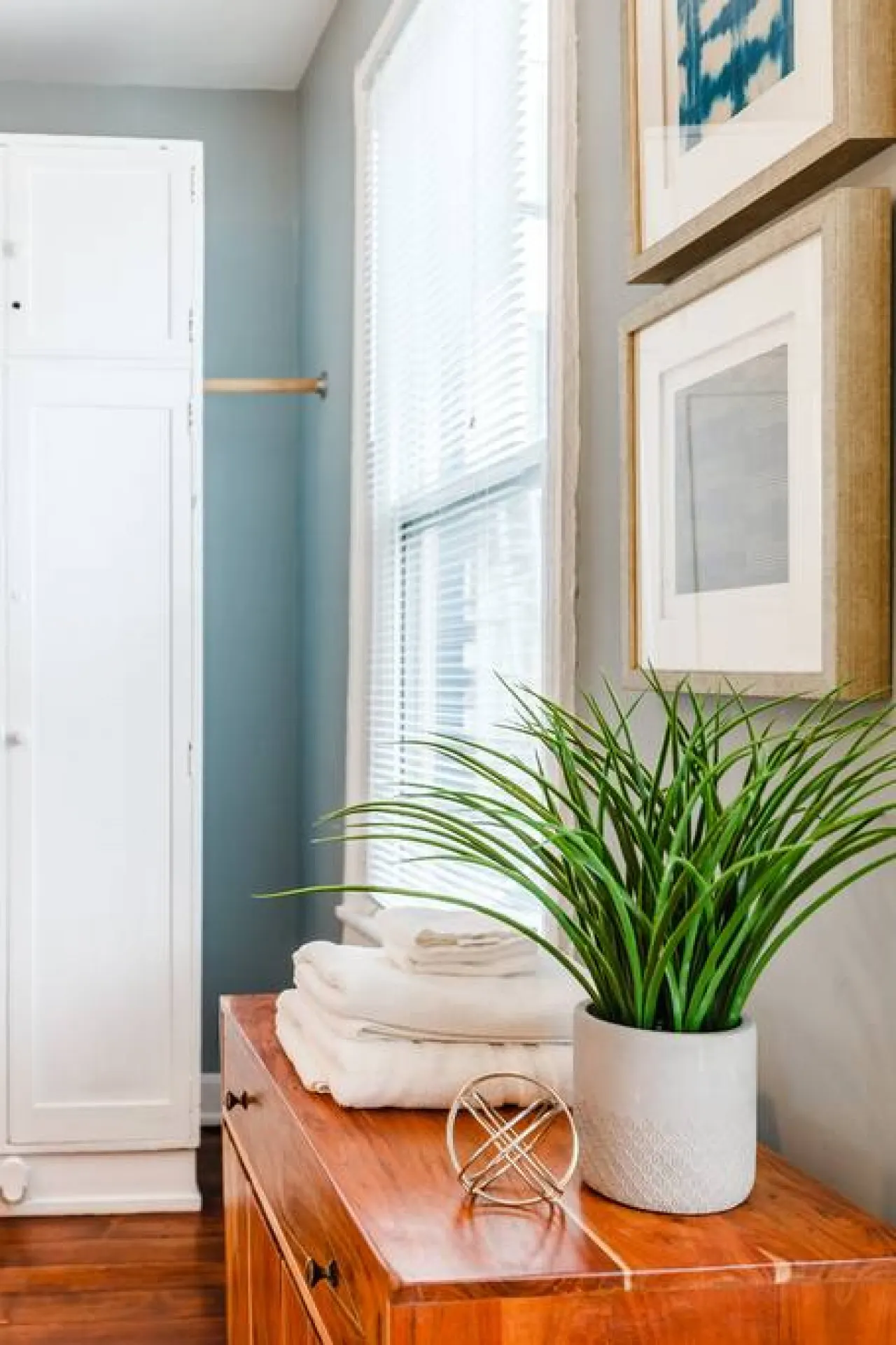 Stylish Flat in Walkable Downtown w/ Parking 13