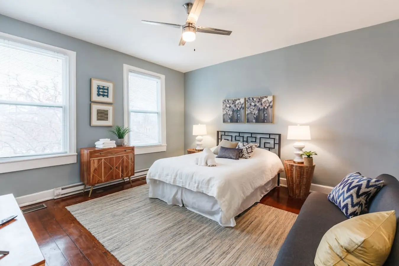 Stylish Flat in Walkable Downtown w/ Parking 3
