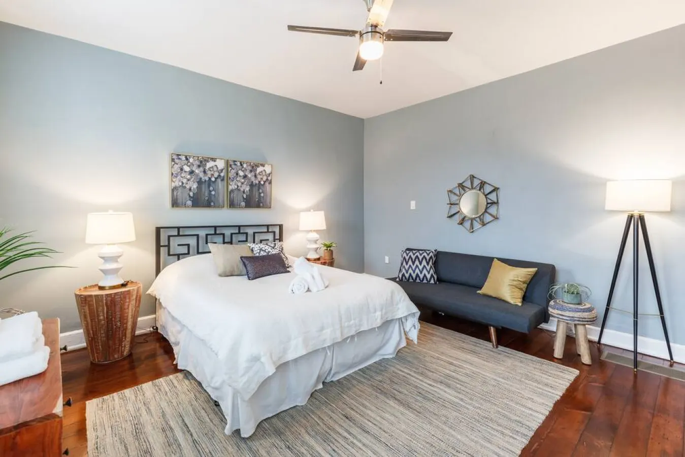 Stylish Flat in Walkable Downtown w/ Parking 7