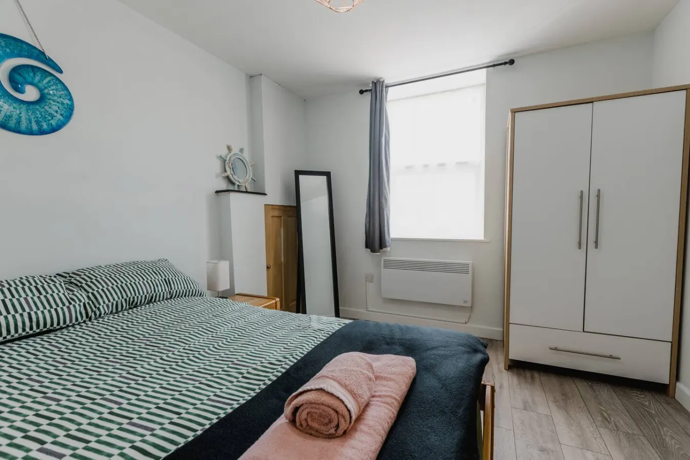 Withernsea 249 Stylish 2 Bed Apartment — photo 3