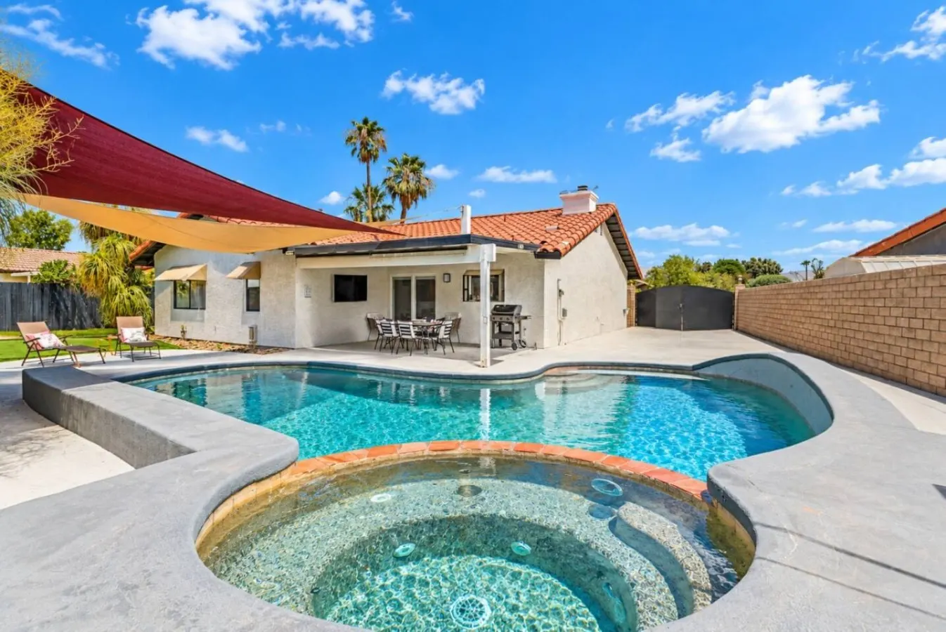Desert Gem: Heated Pool & Spa, Putting Green, BBQ — foto 2