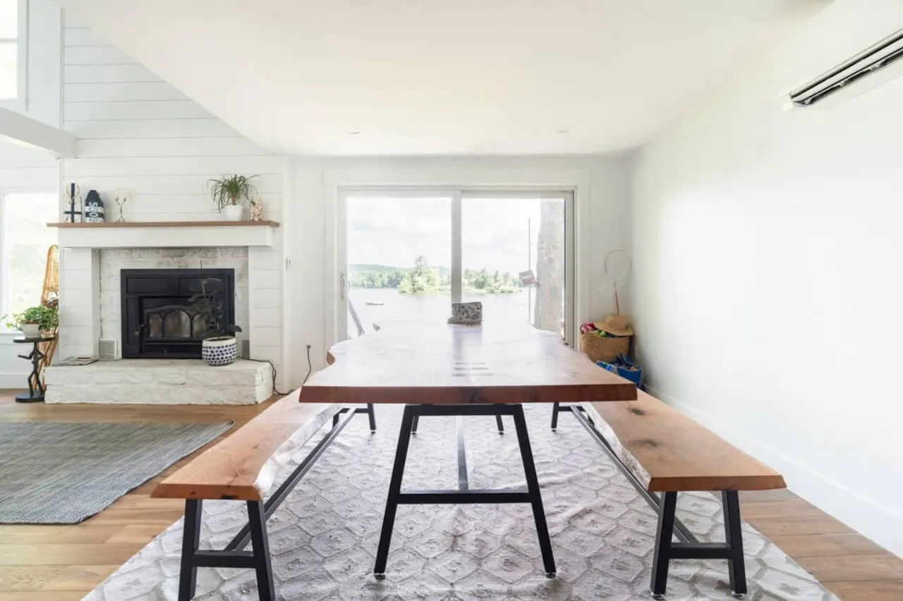 Beachside Breeze- Modern beachfront home w. dock, beach, and kayaks 8