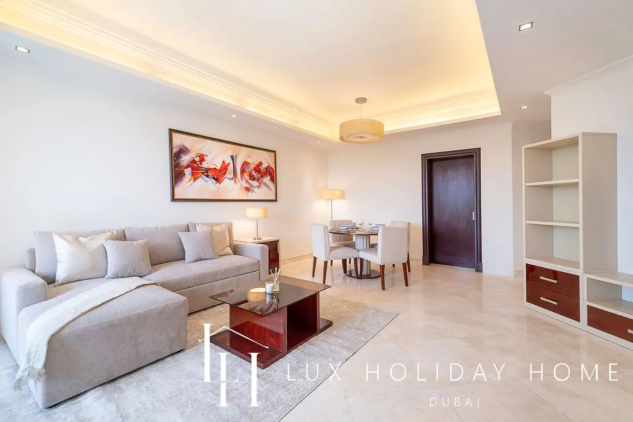 LUX The Grandeur Palm Garden View Suite 9