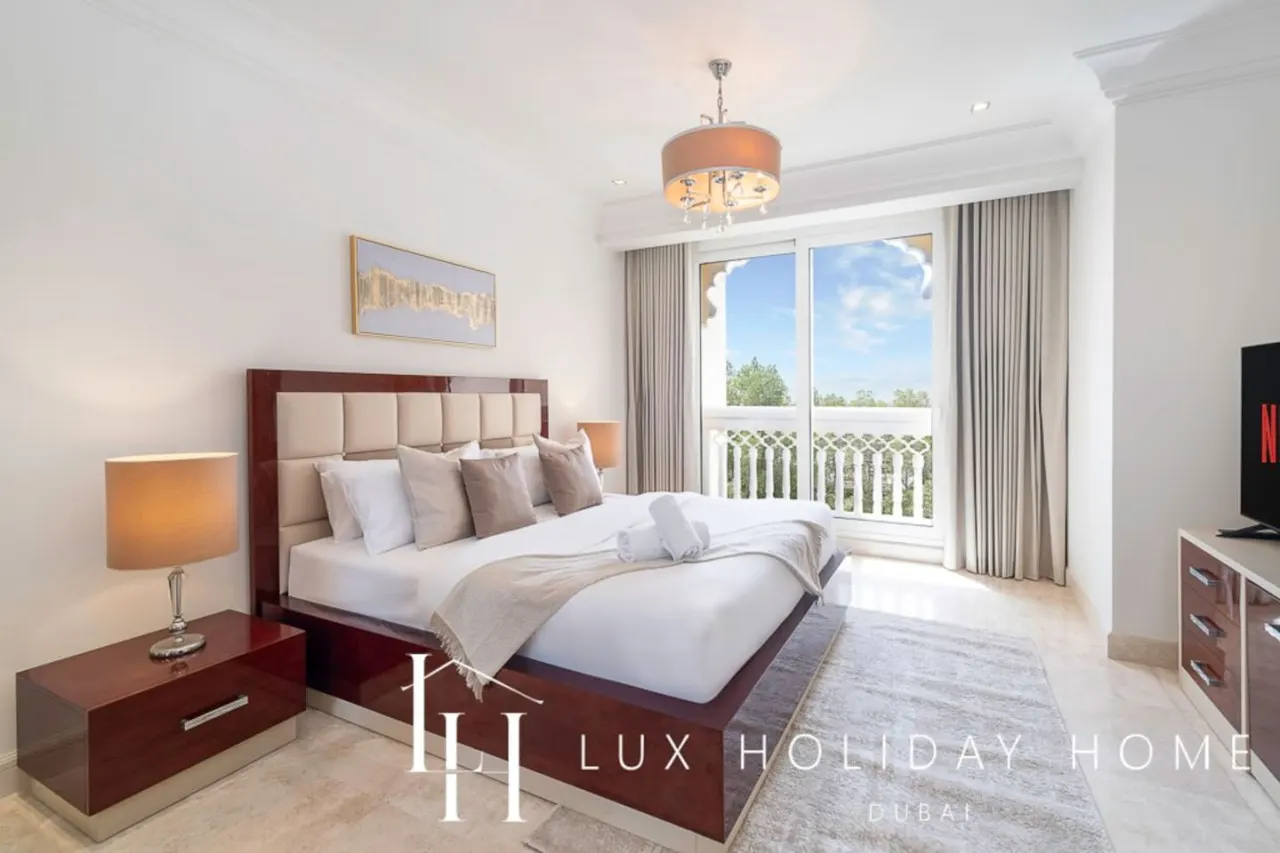 LUX The Grandeur Palm Garden View Suite 11