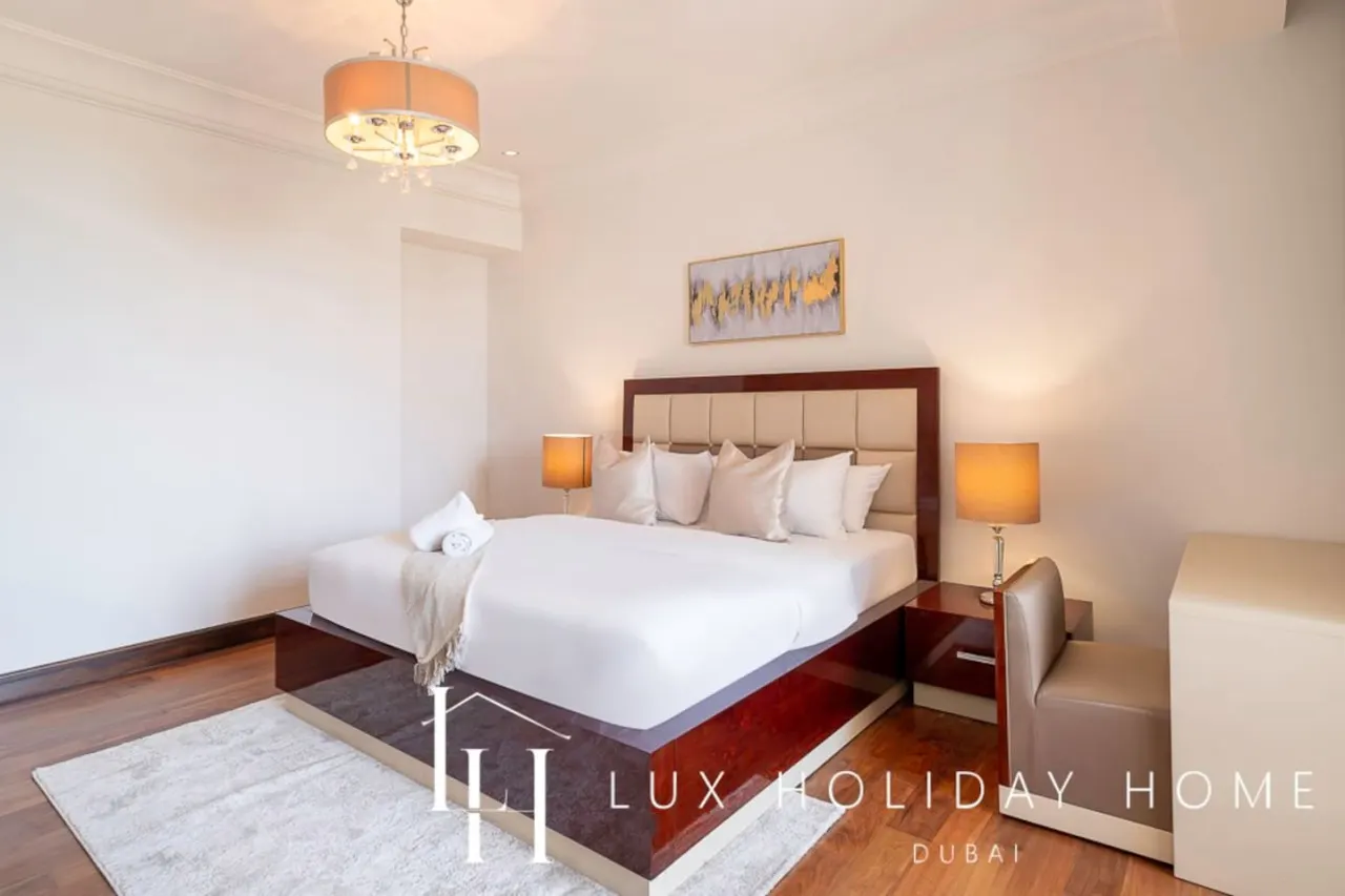 LUX The Grandeur Palm Garden View Suite 15