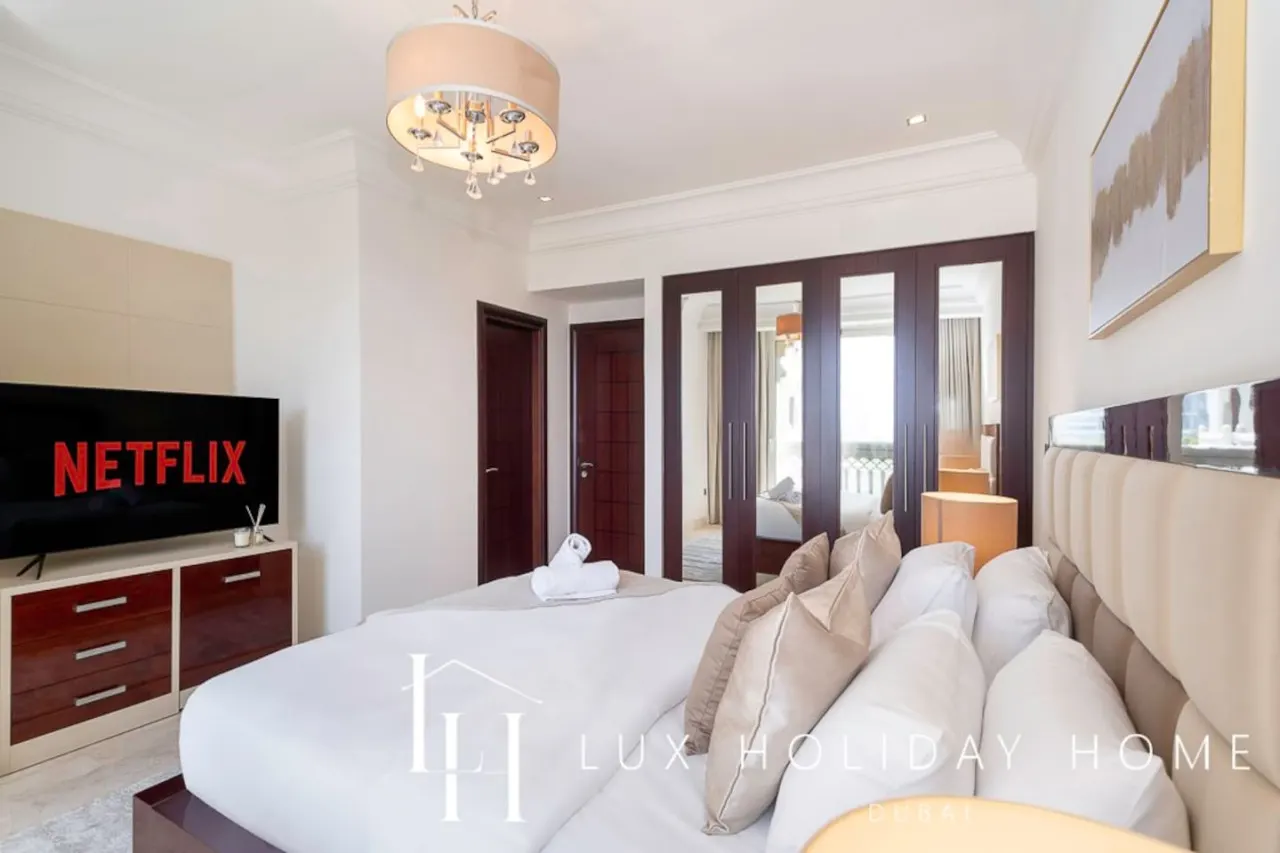 LUX The Grandeur Palm Garden View Suite 17