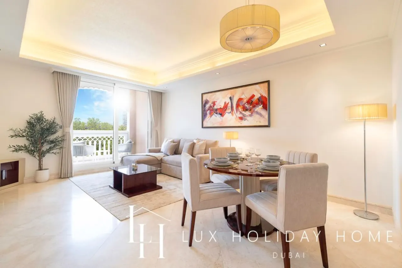 LUX The Grandeur Palm Garden View Suite 3