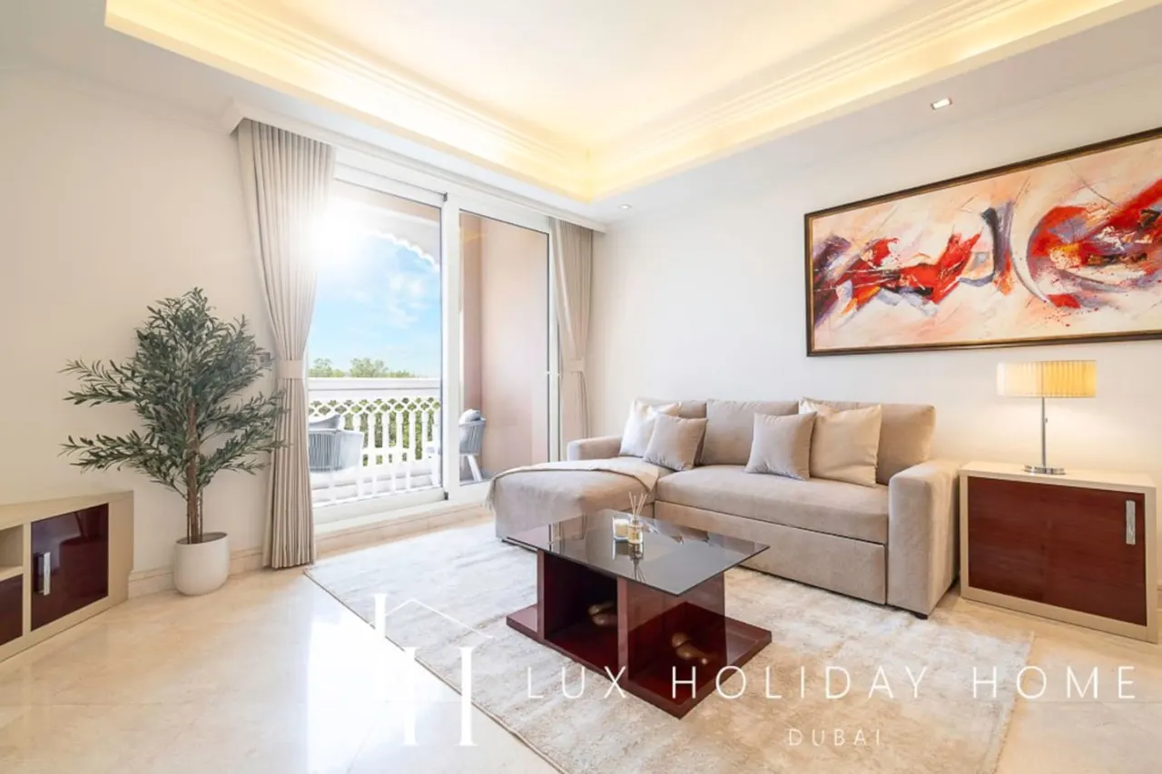 LUX The Grandeur Palm Garden View Suite 5