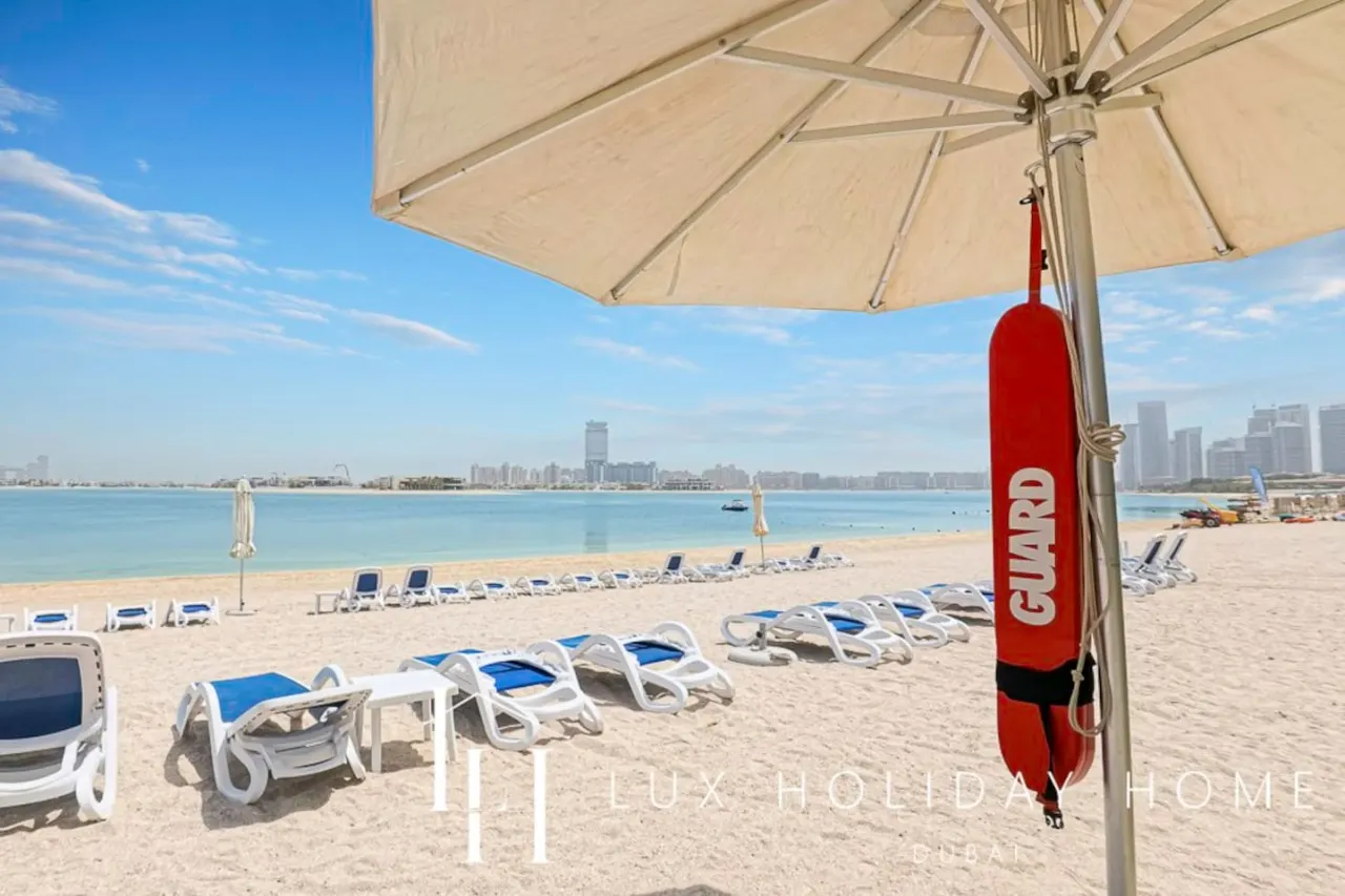 LUX The Grandeur Palm Garden View Suite 6