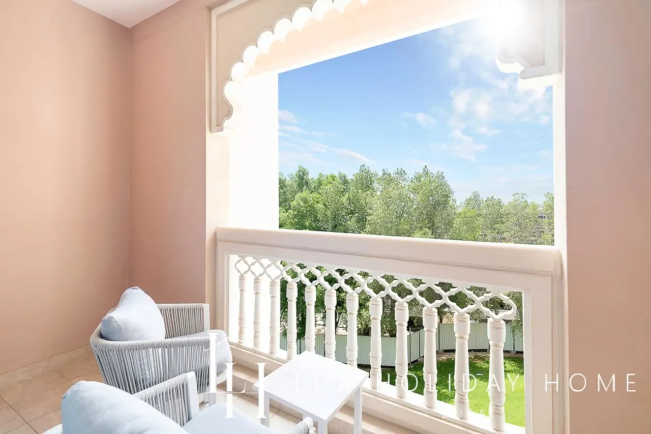 LUX The Grandeur Palm Garden View Suite 8