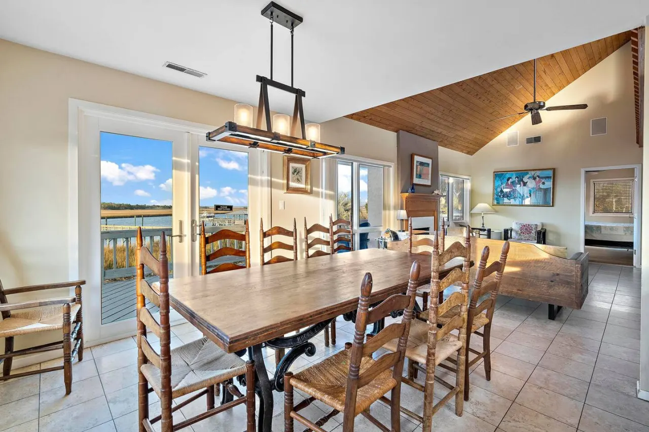 IOP Waterfront w Dock and Pool — photo 4