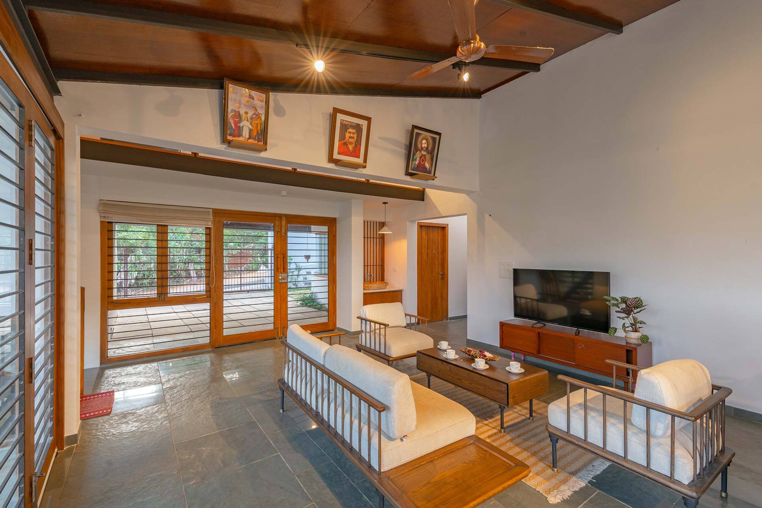 3BR| Elegant Stay |StayVista| Mountain Rain@Kerala 10