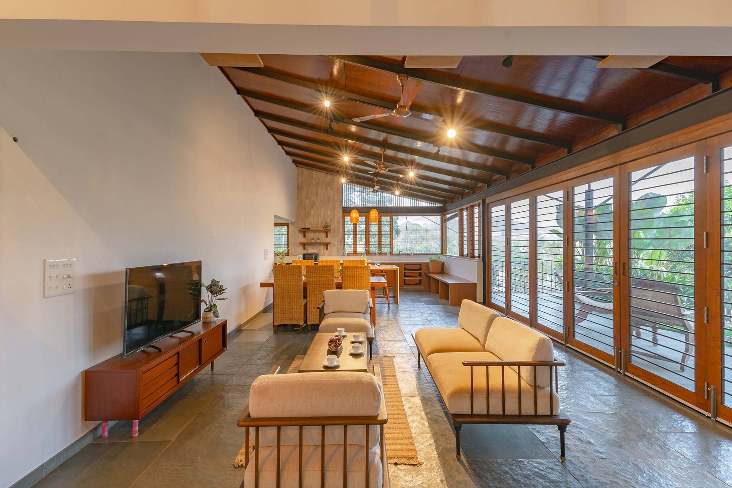 3BR| Elegant Stay |StayVista| Mountain Rain@Kerala 11